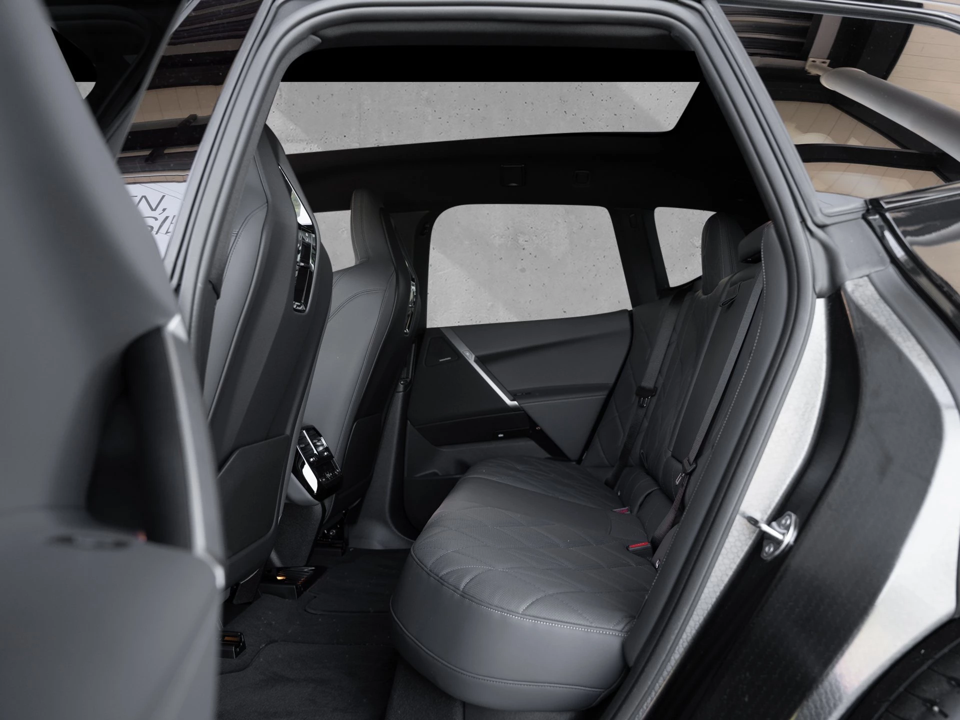 BMW iX xDrive60 Sports Utility Vehicle. 400 kW. 5-türig