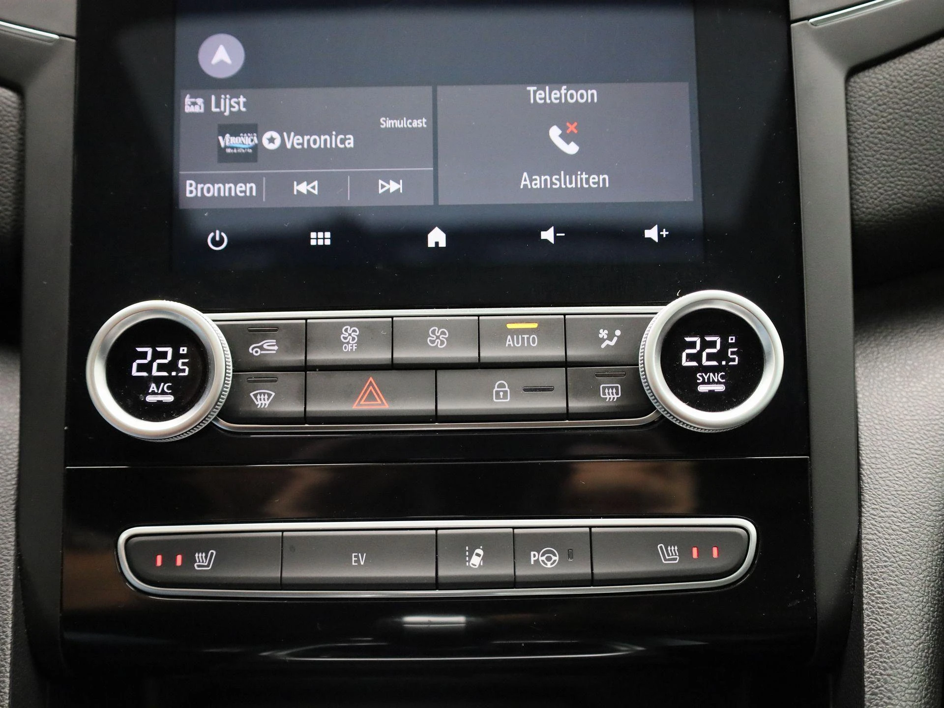 Renault-Megane E-Tech-image-16