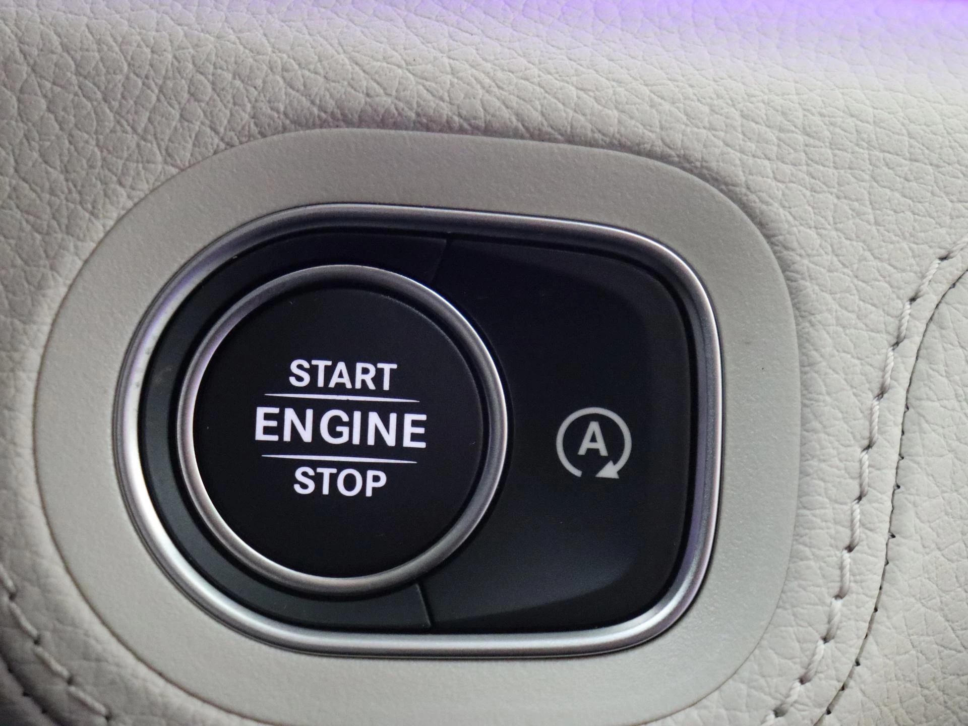 Mercedes-Benz-GLS-image-22
