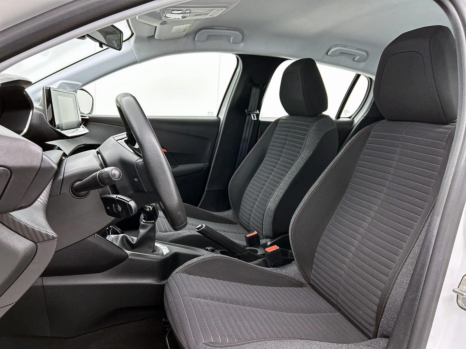 Peugeot-208-image-31