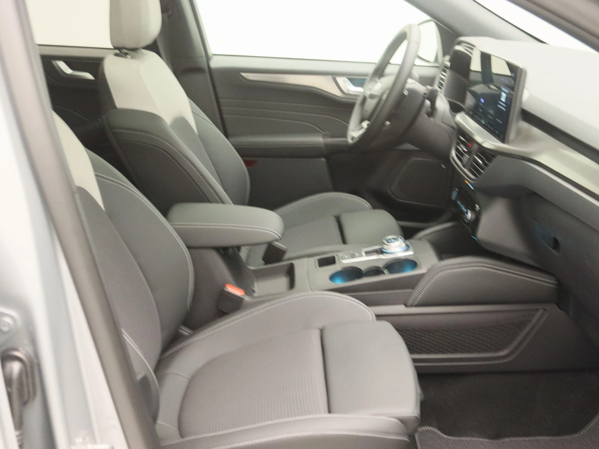 Ford-Kuga-image-25