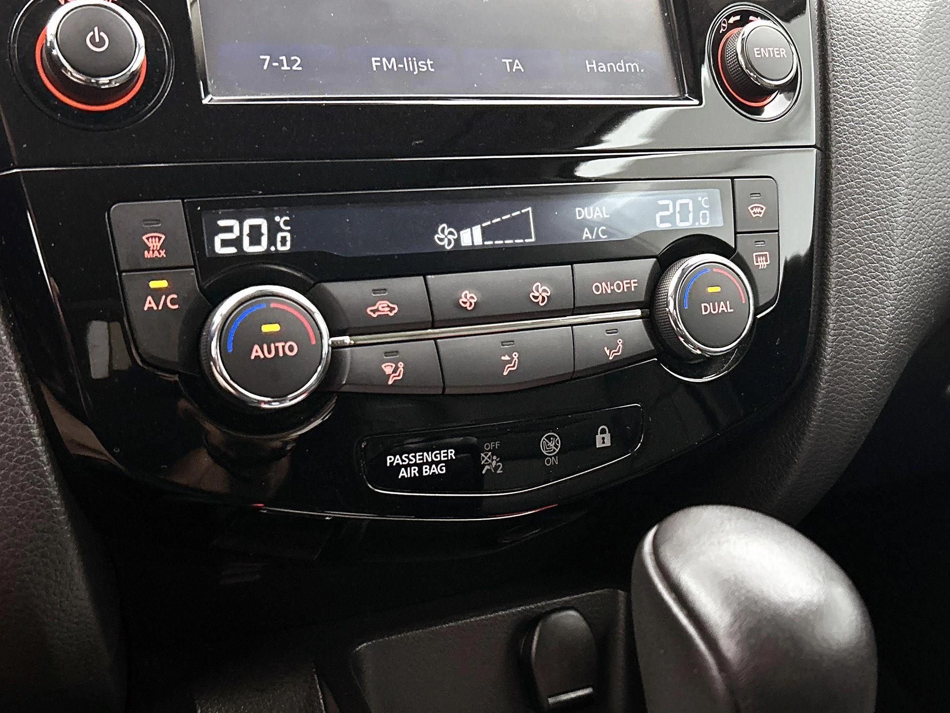 Nissan-QASHQAI-image-23