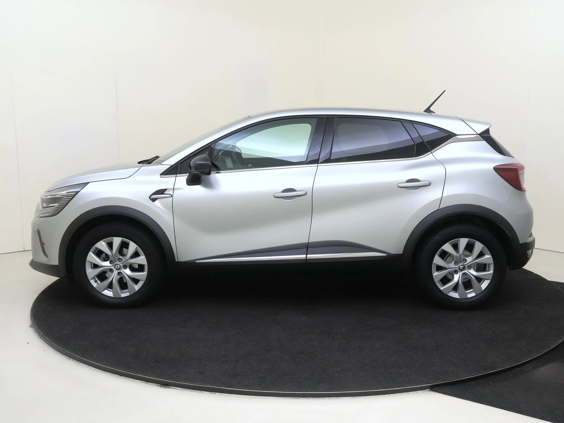 Renault-Captur-image-7