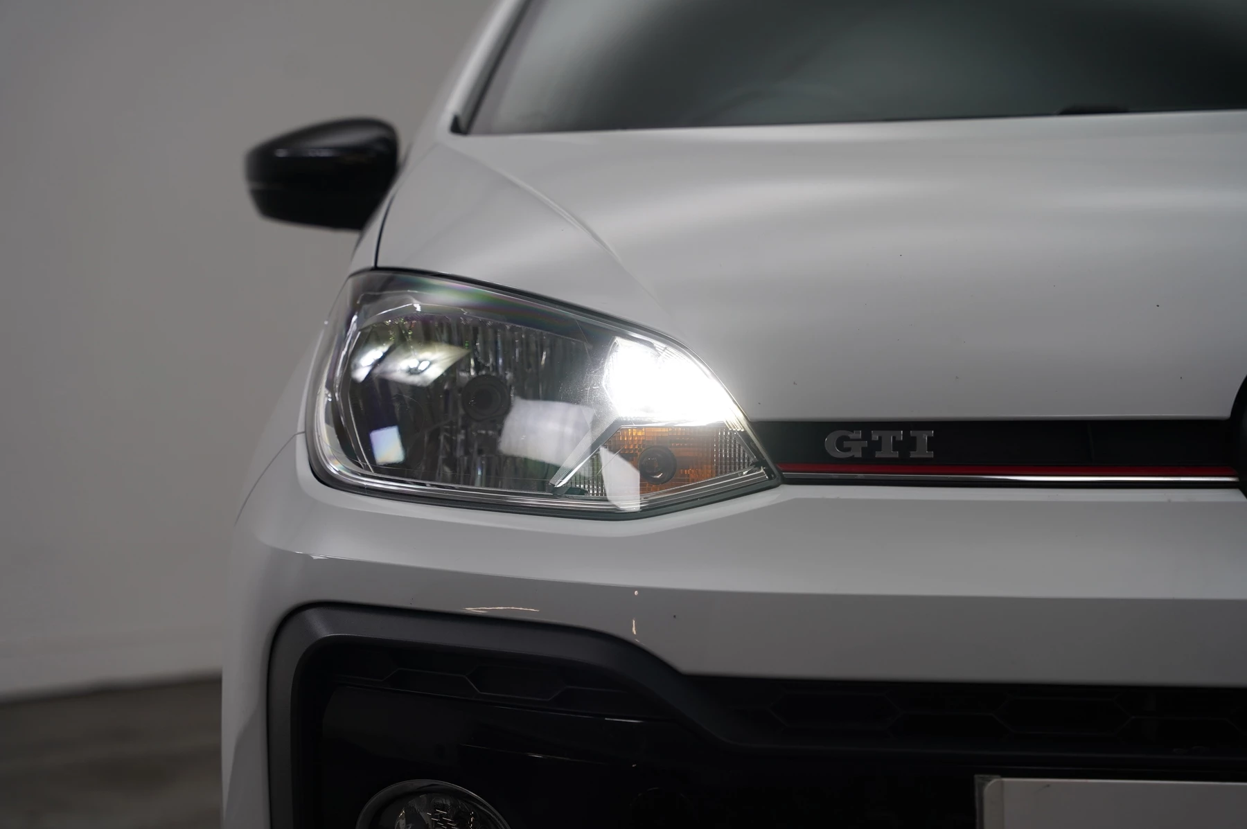 Volkswagen-up!-image-38
