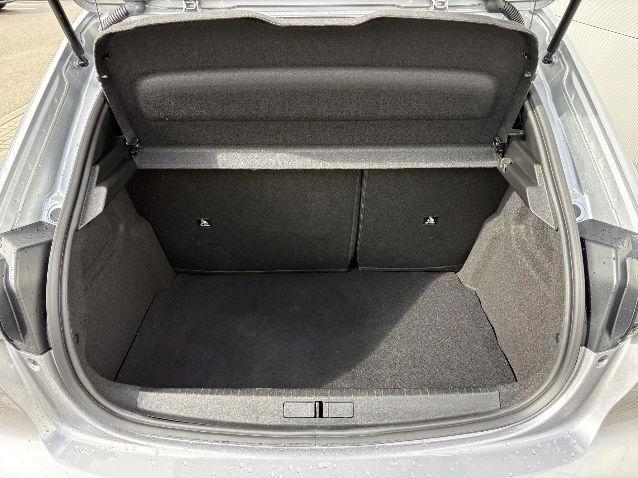 Peugeot-208-image-12