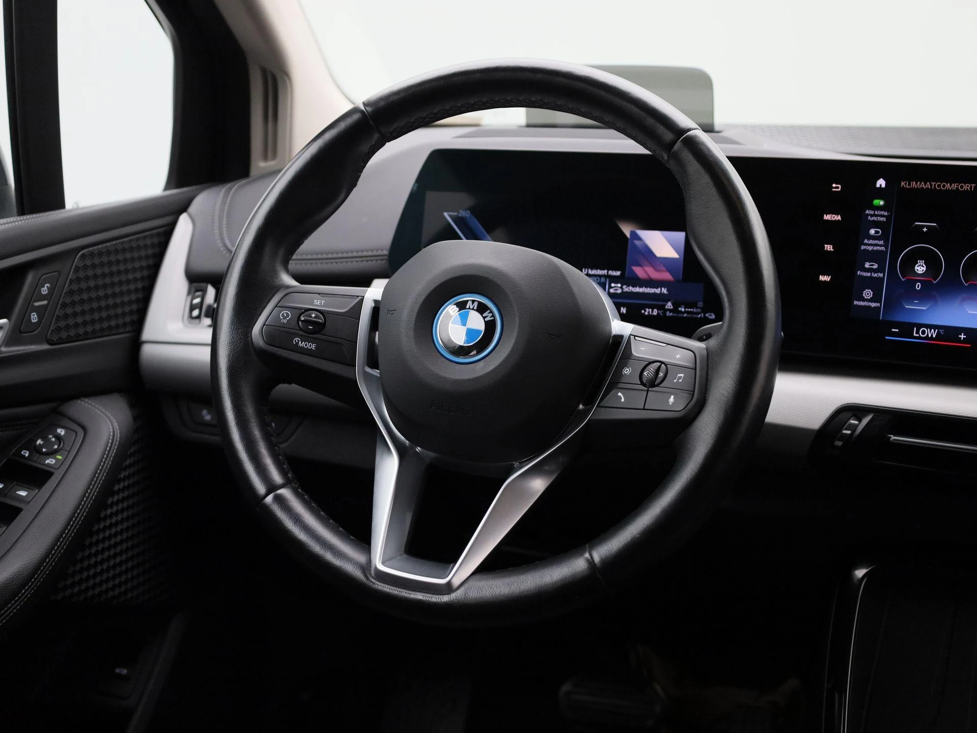 BMW-Série 2-image-9