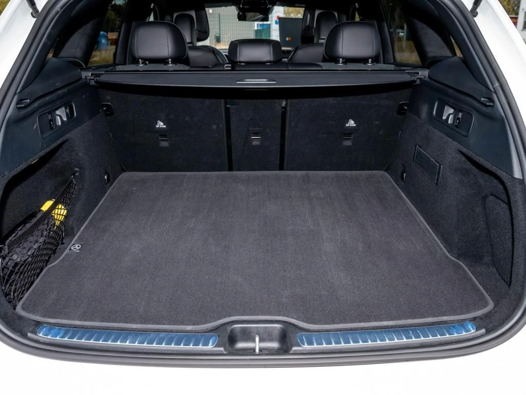 Mercedes-Benz-GLC 300 d-image-15