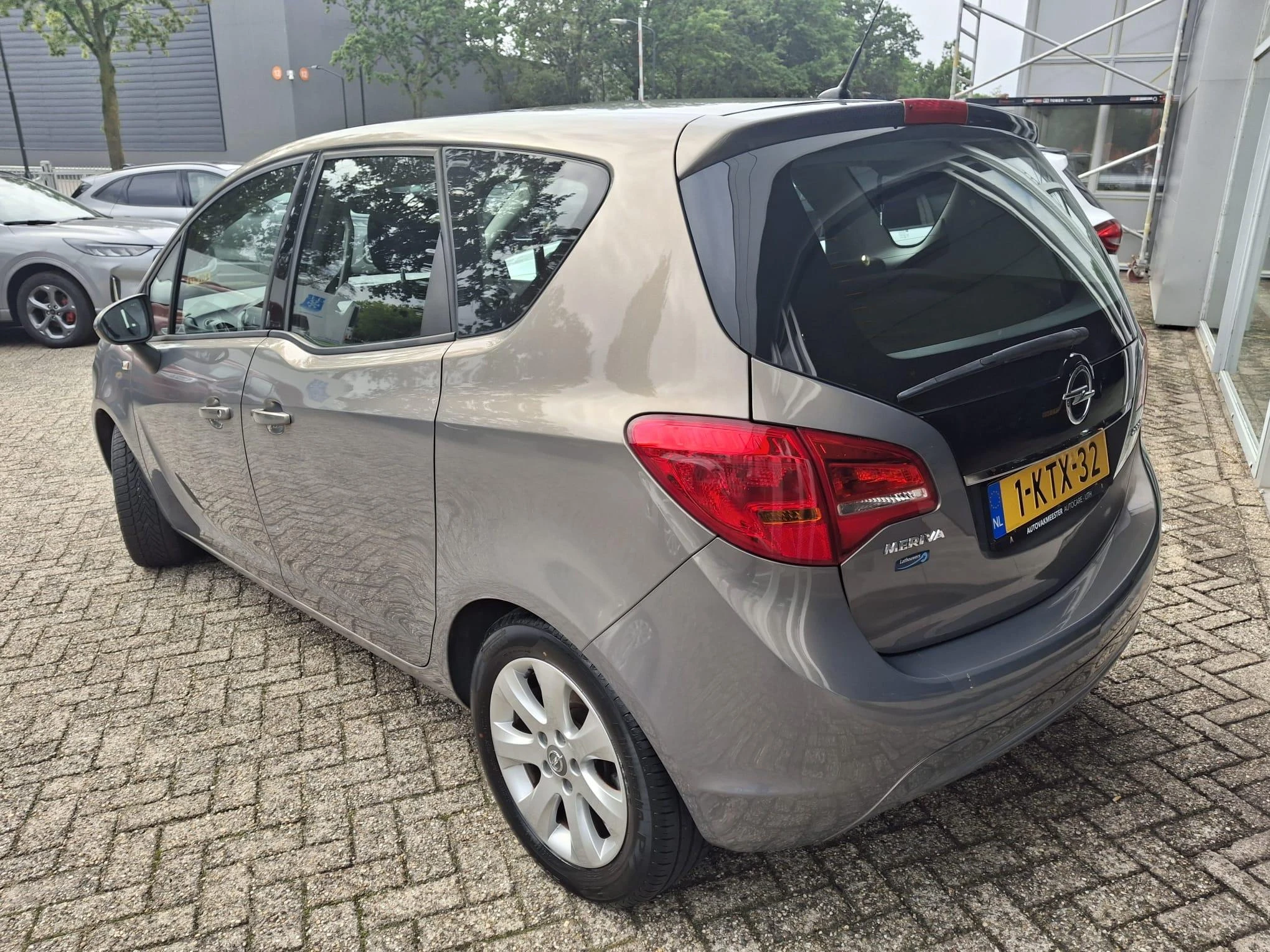 Opel-Meriva-image-2