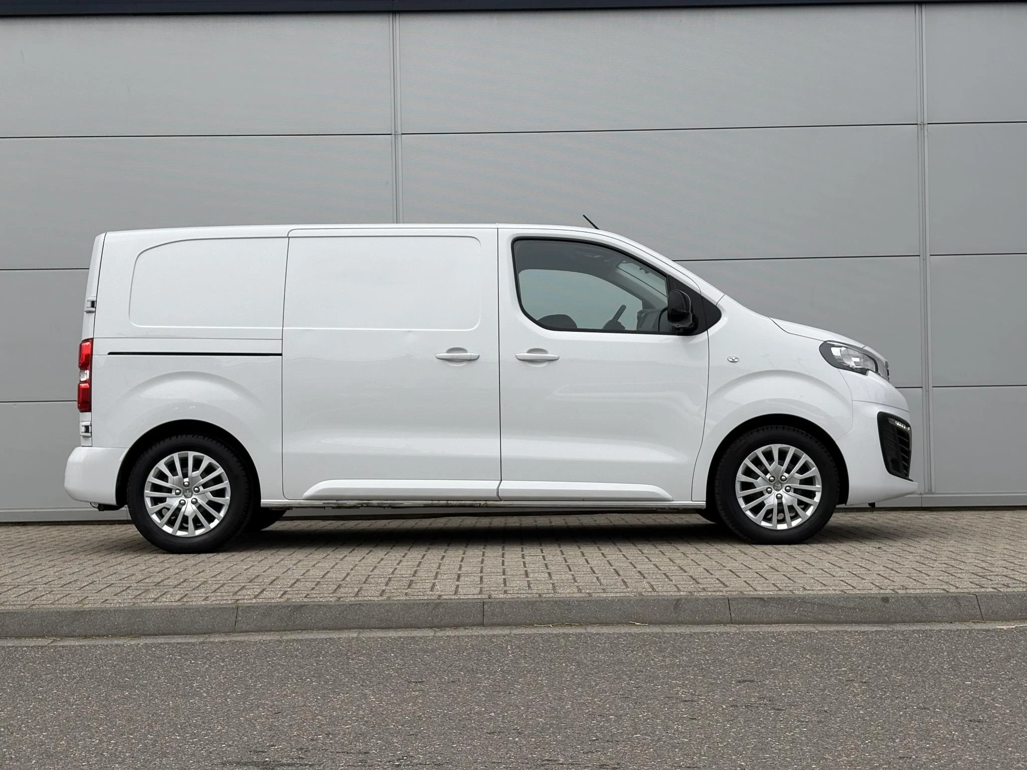 Peugeot-Expert-image-6