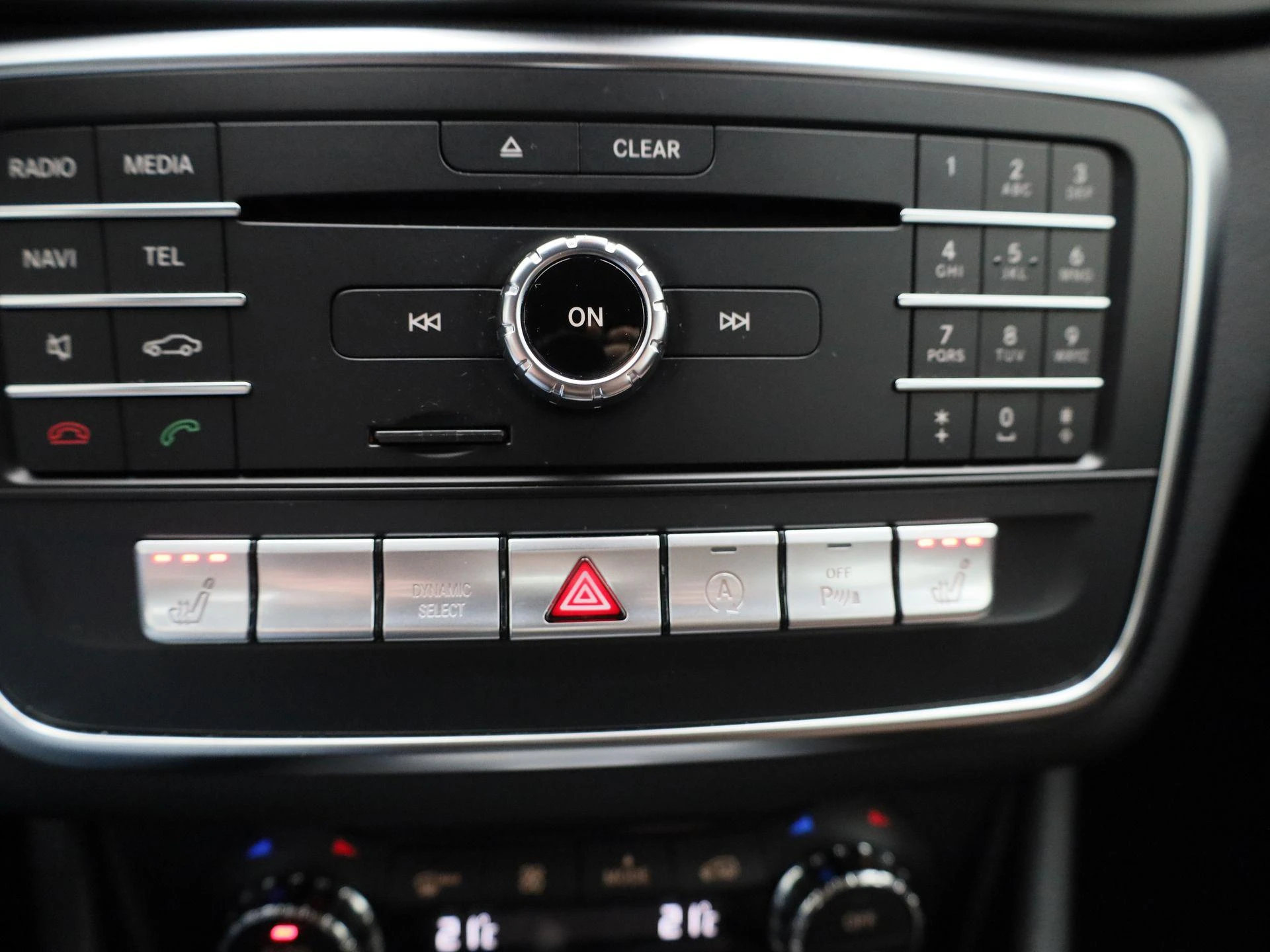 Mercedes-Benz-CLA-image-22