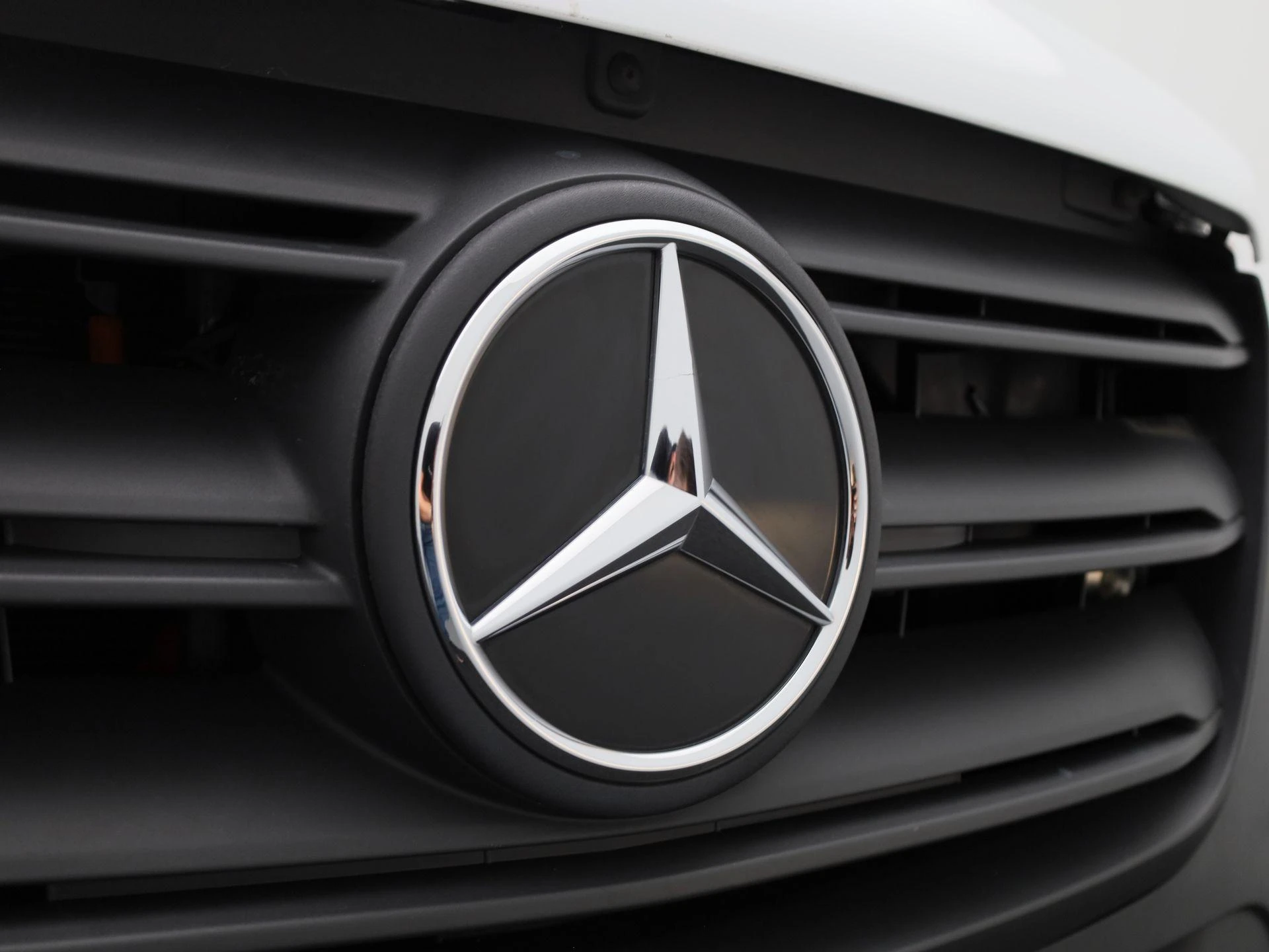 Mercedes-Benz-Sprinter-image-35
