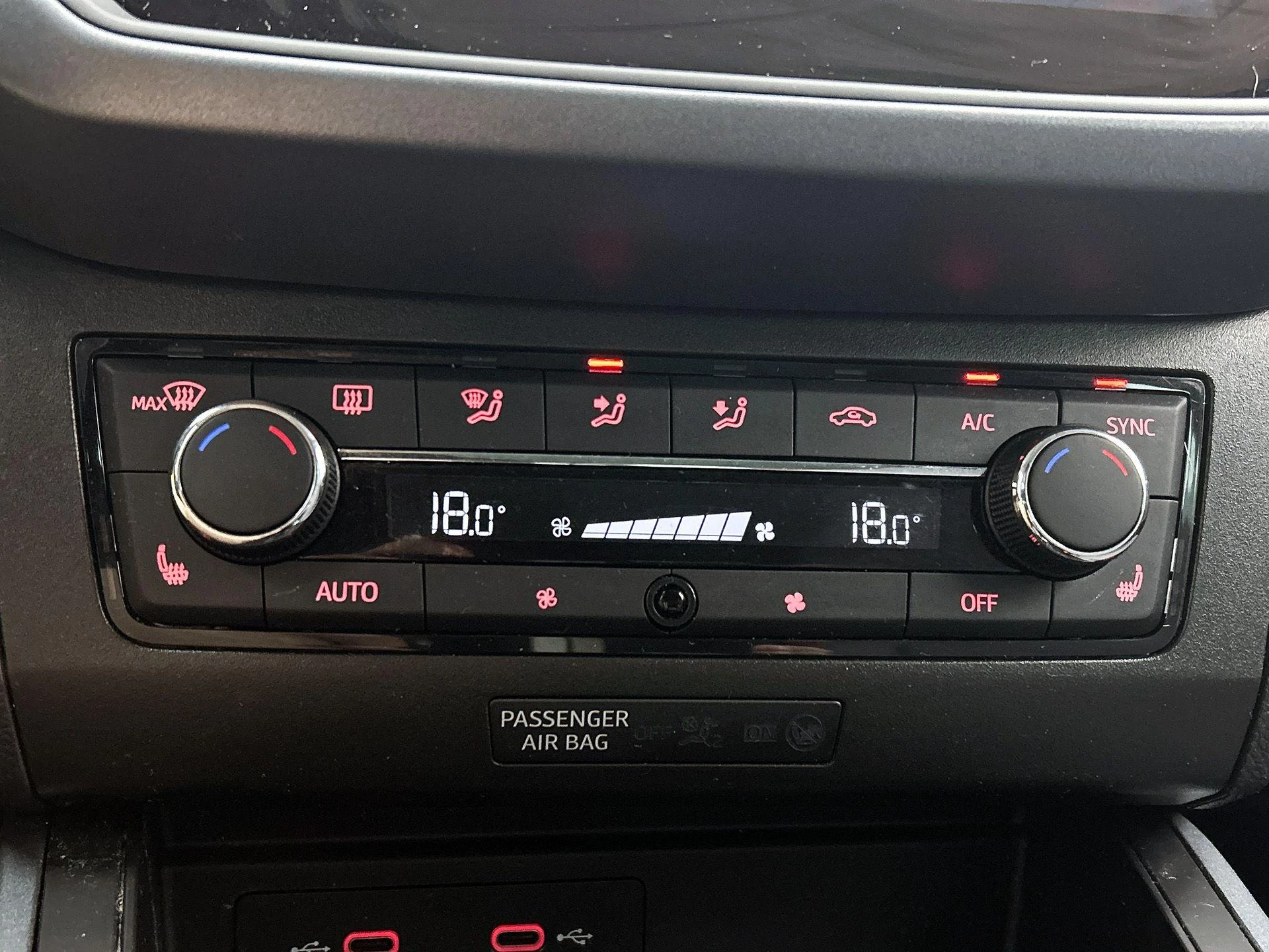 SEAT-Arona-image-18