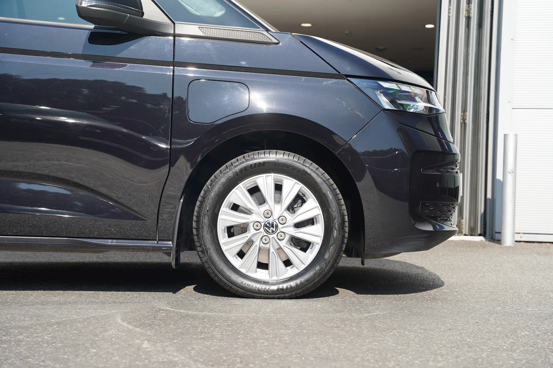 Volkswagen-Multivan-image-33