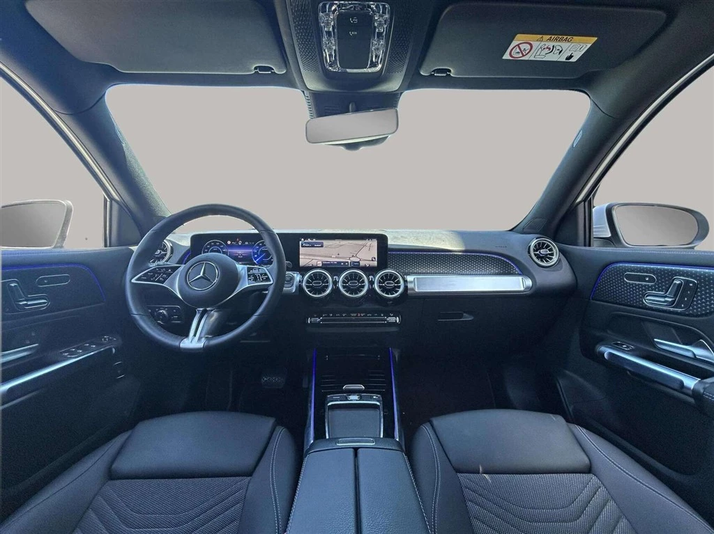 Mercedes-Benz-EQB-image-12