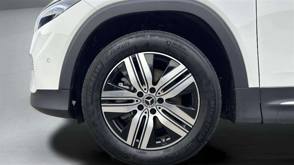 Mercedes-Benz-EQB-image-8