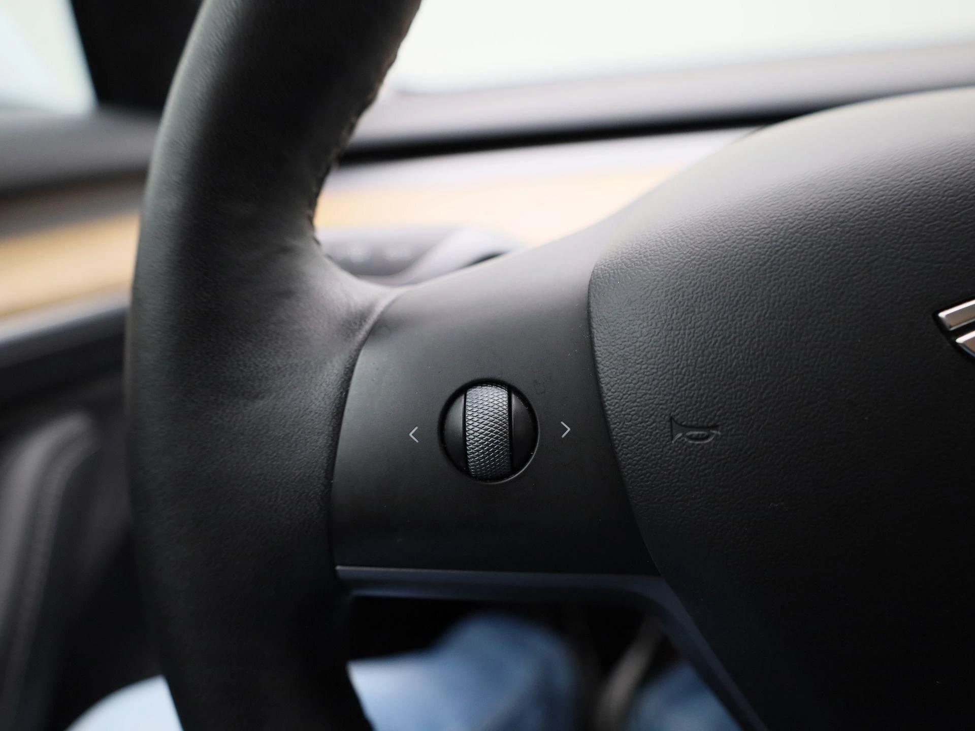 Tesla-Model 3-image-17