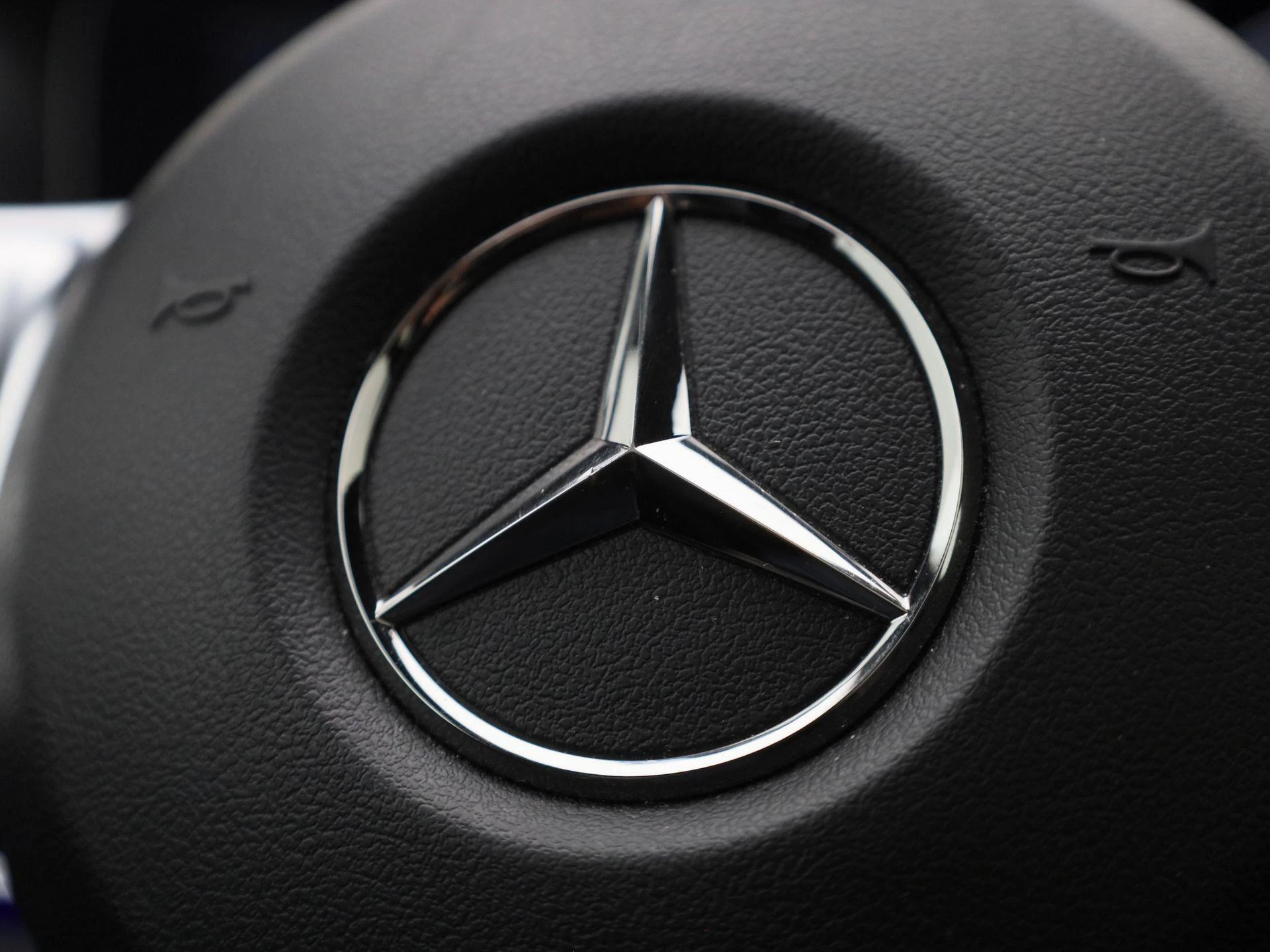 Mercedes-Benz-E-Klasse-image-35