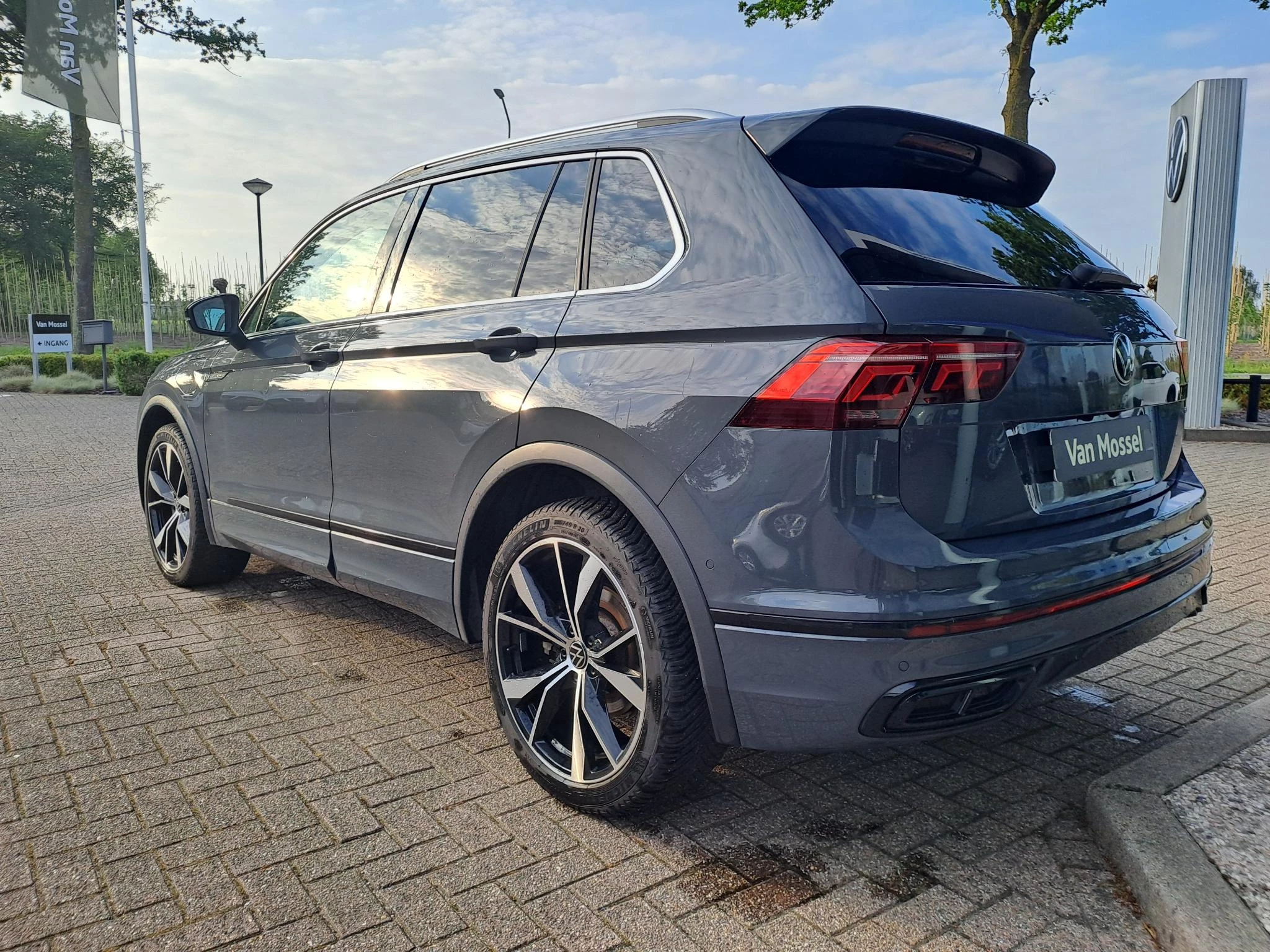 Volkswagen Tiguan 1.4 TSI eHybrid R-Line Business+