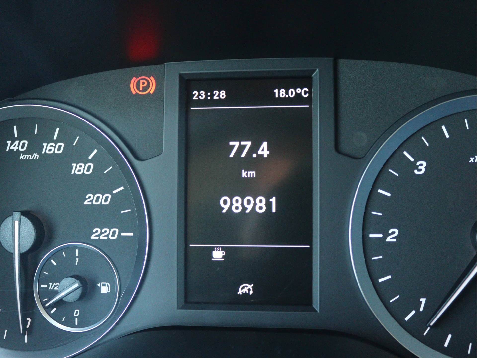 Mercedes-Benz-Vito-image-5