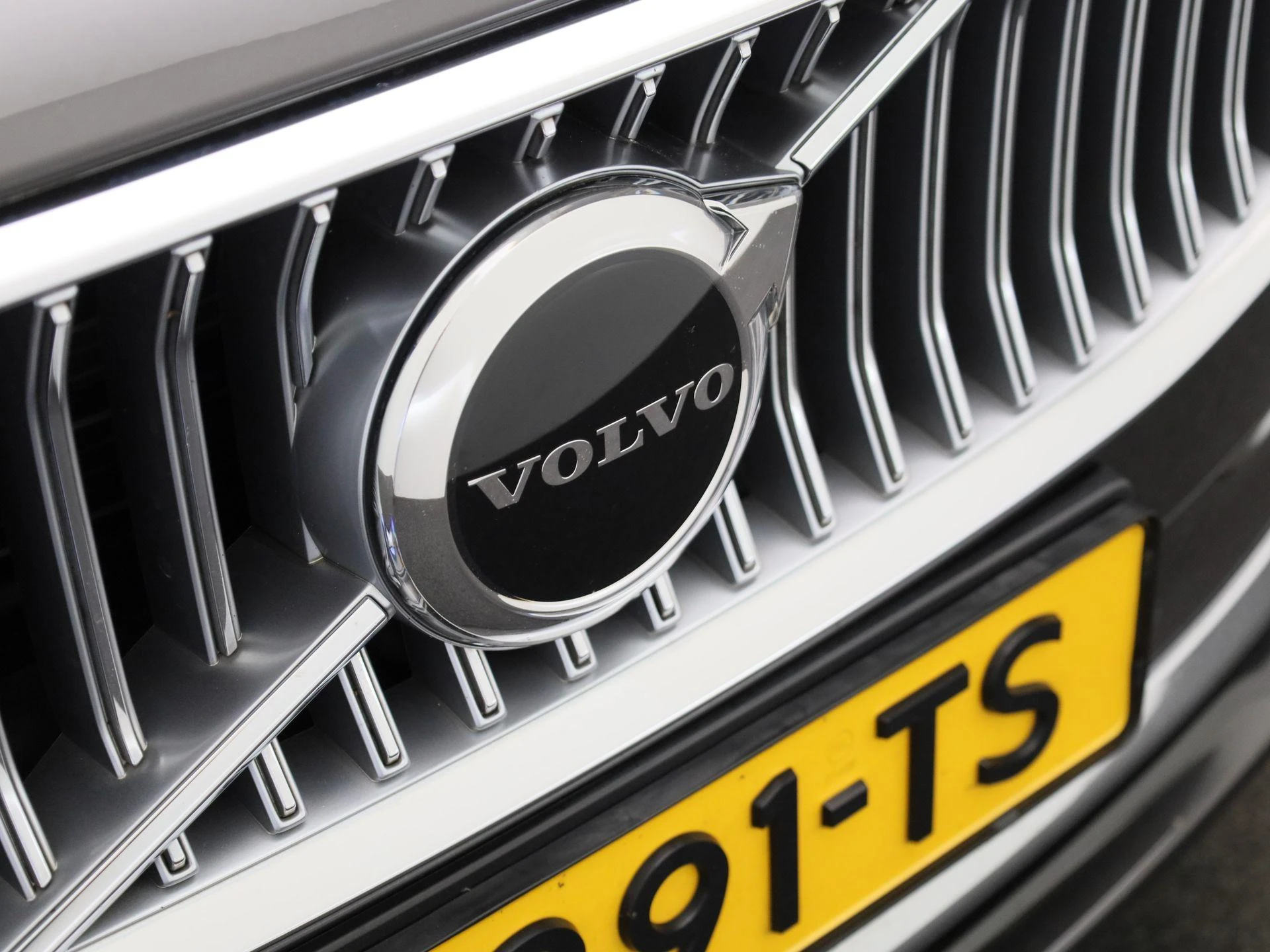 Volvo-V90-image-36