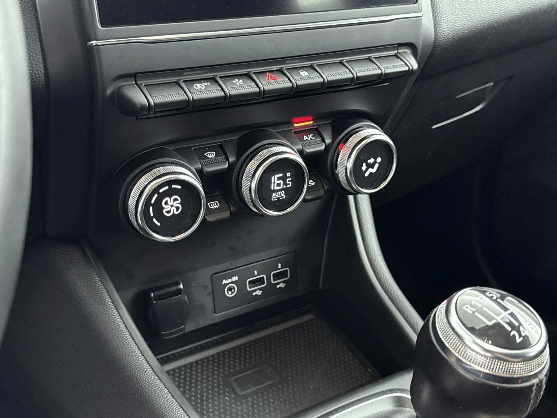 Renault-Captur-image-18