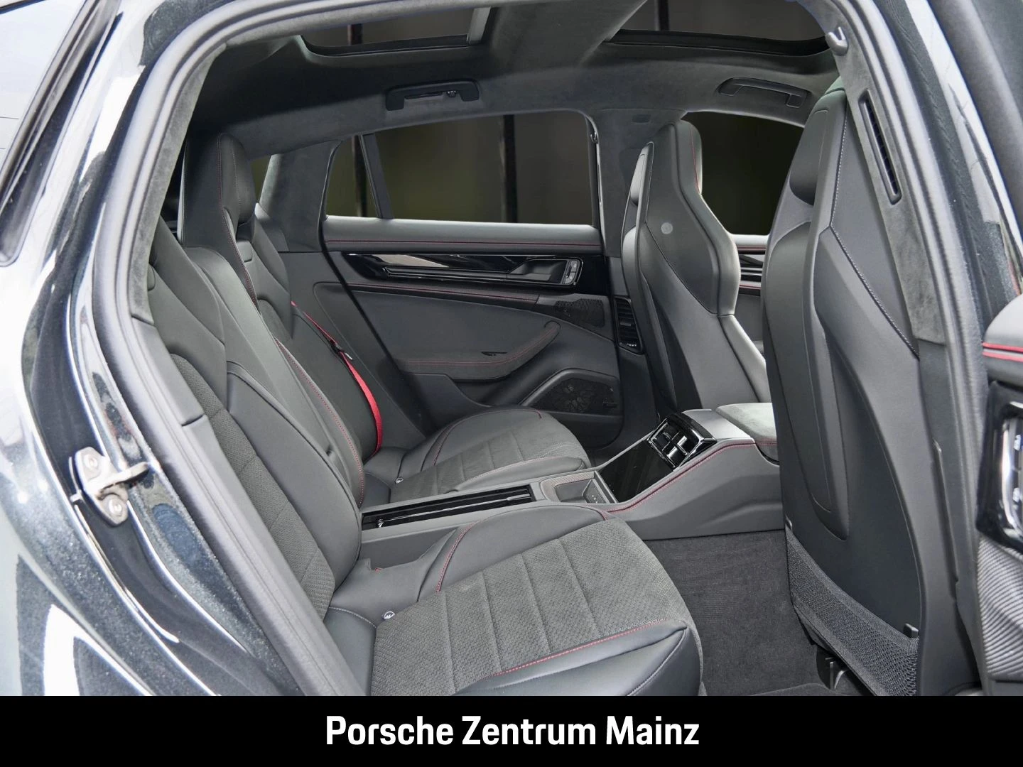 Porsche-Panamera-image-4
