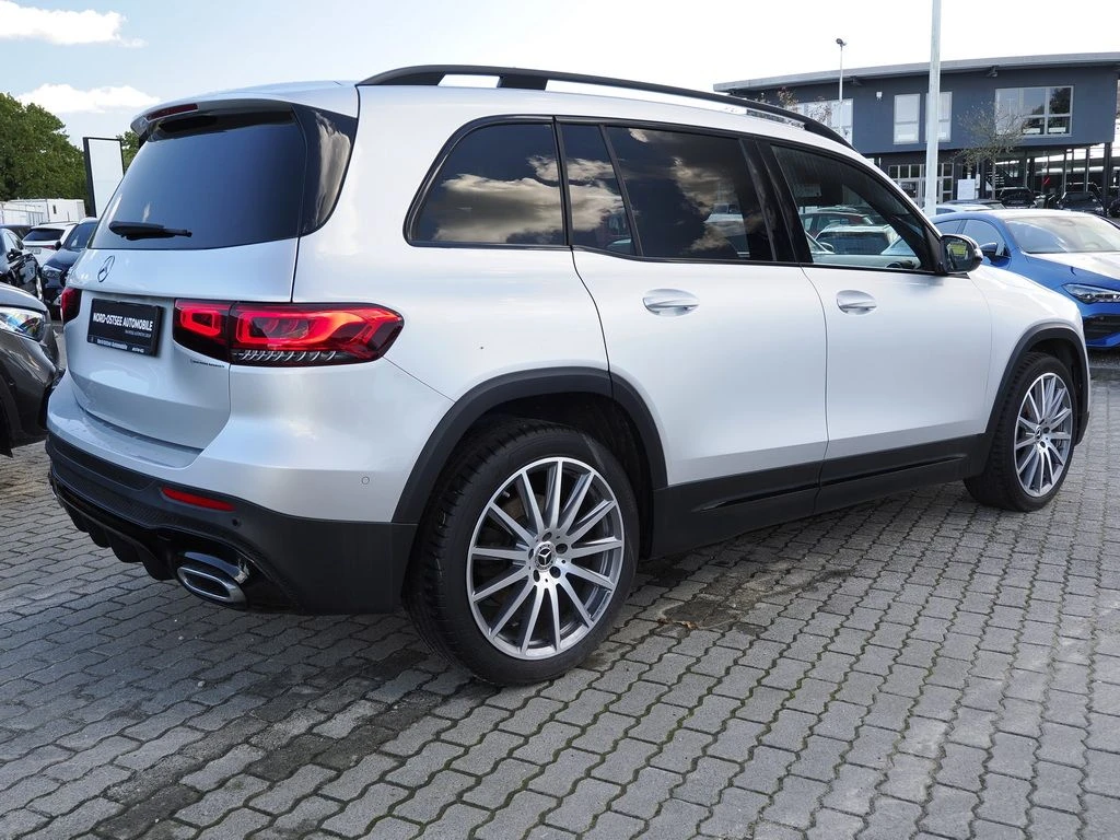 Mercedes-Benz-GLB 220 d-image-5