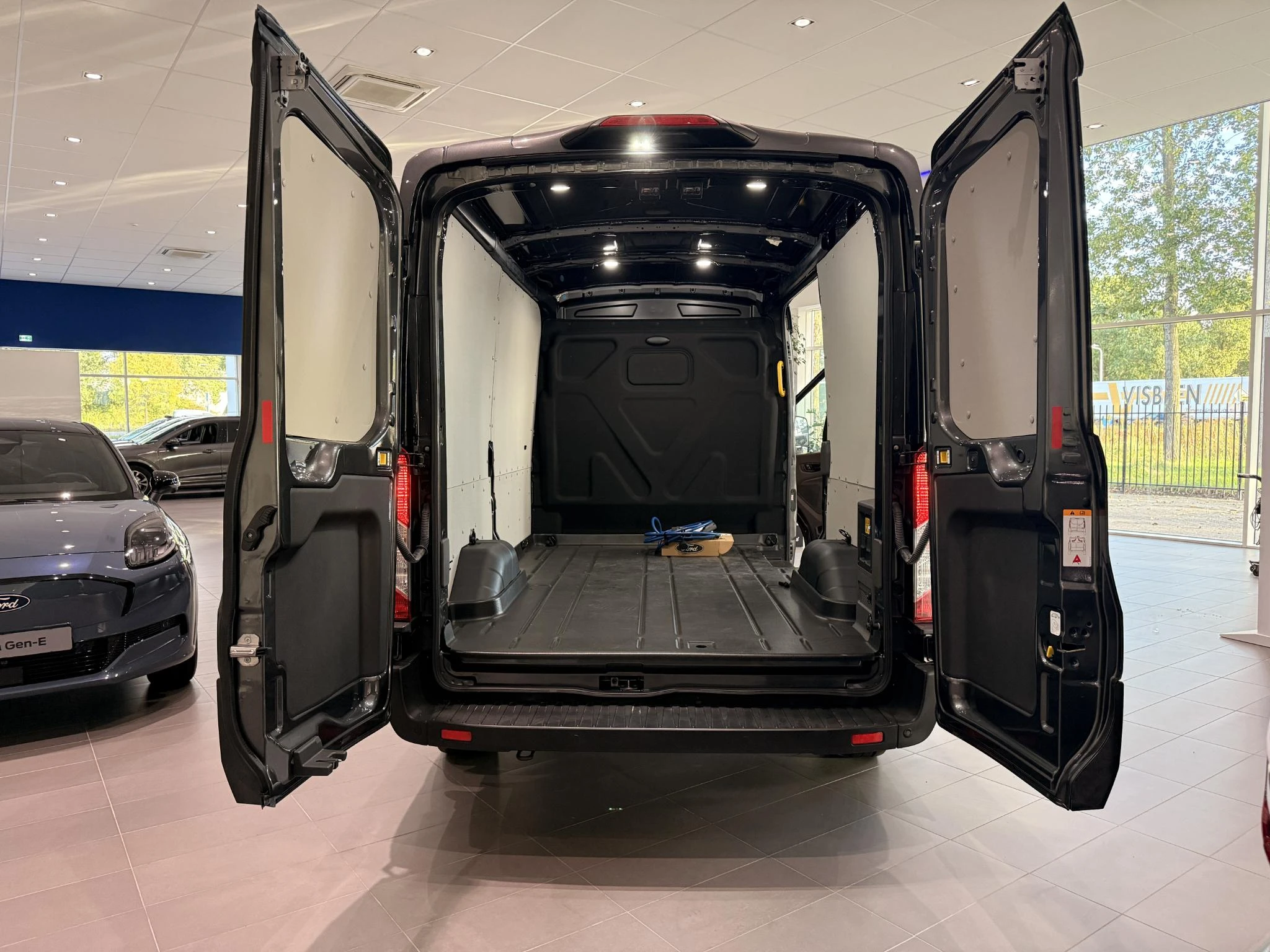 Ford-E-Transit-image-7