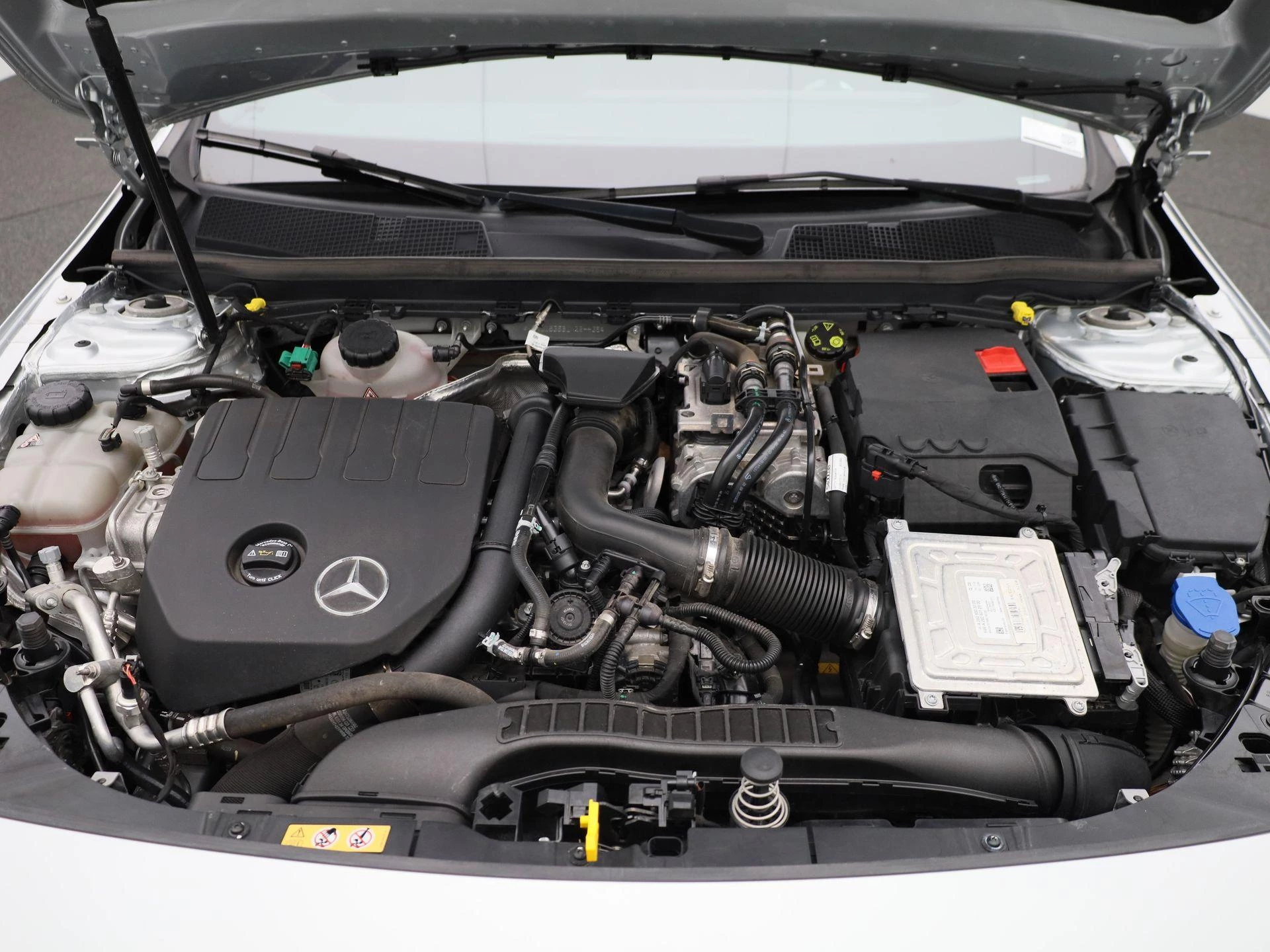 Mercedes-Benz-CLA-image-44