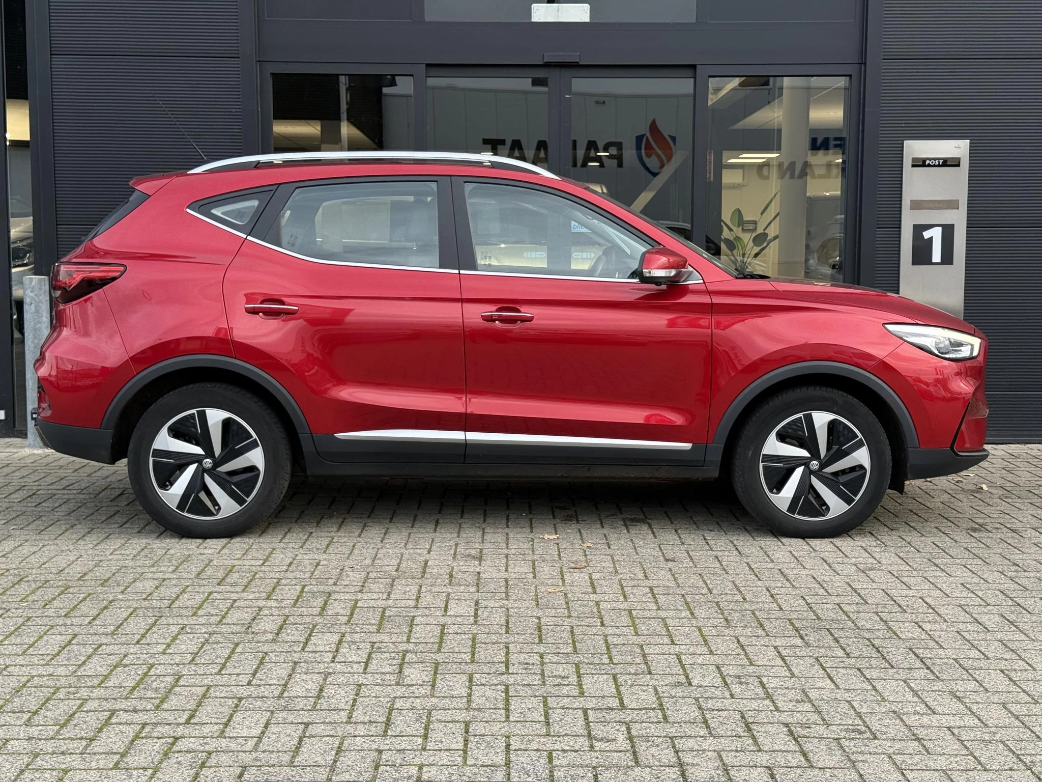 MG-ZS EV-image-6