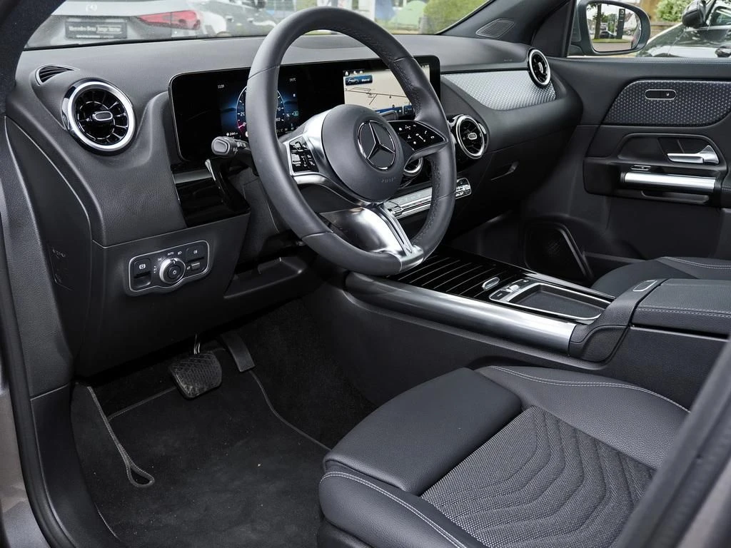 Mercedes-Benz-GLA 200 d-image-8