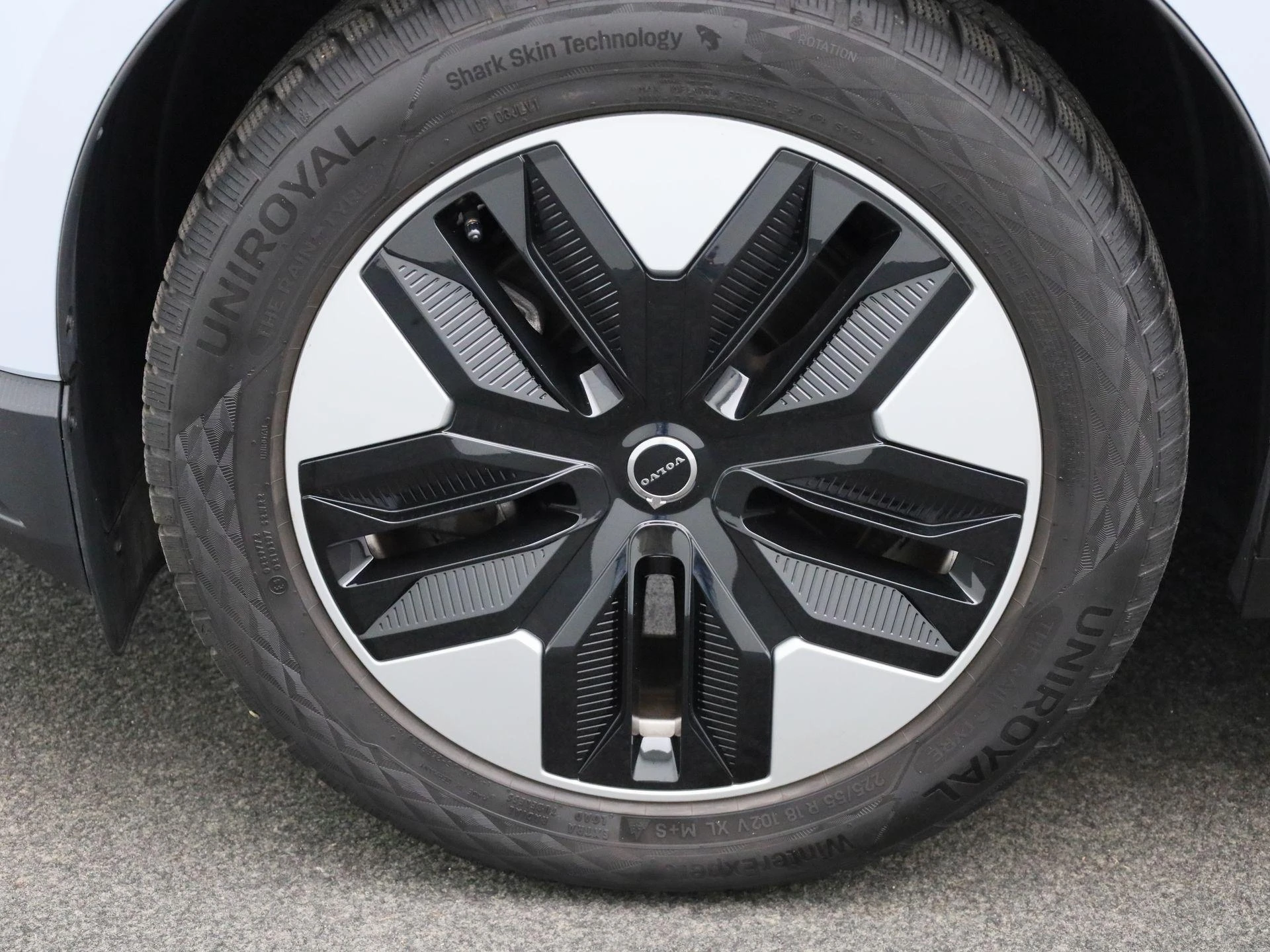 Volvo-EX30-image-18