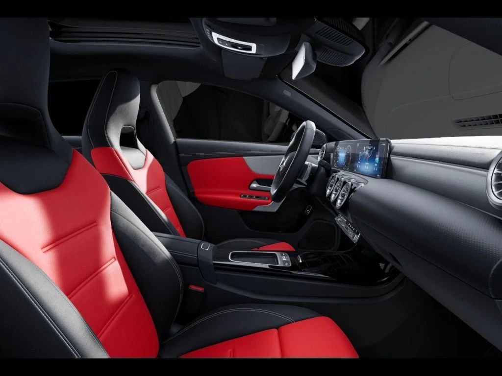 Mercedes-Benz-CLA 200-image-10