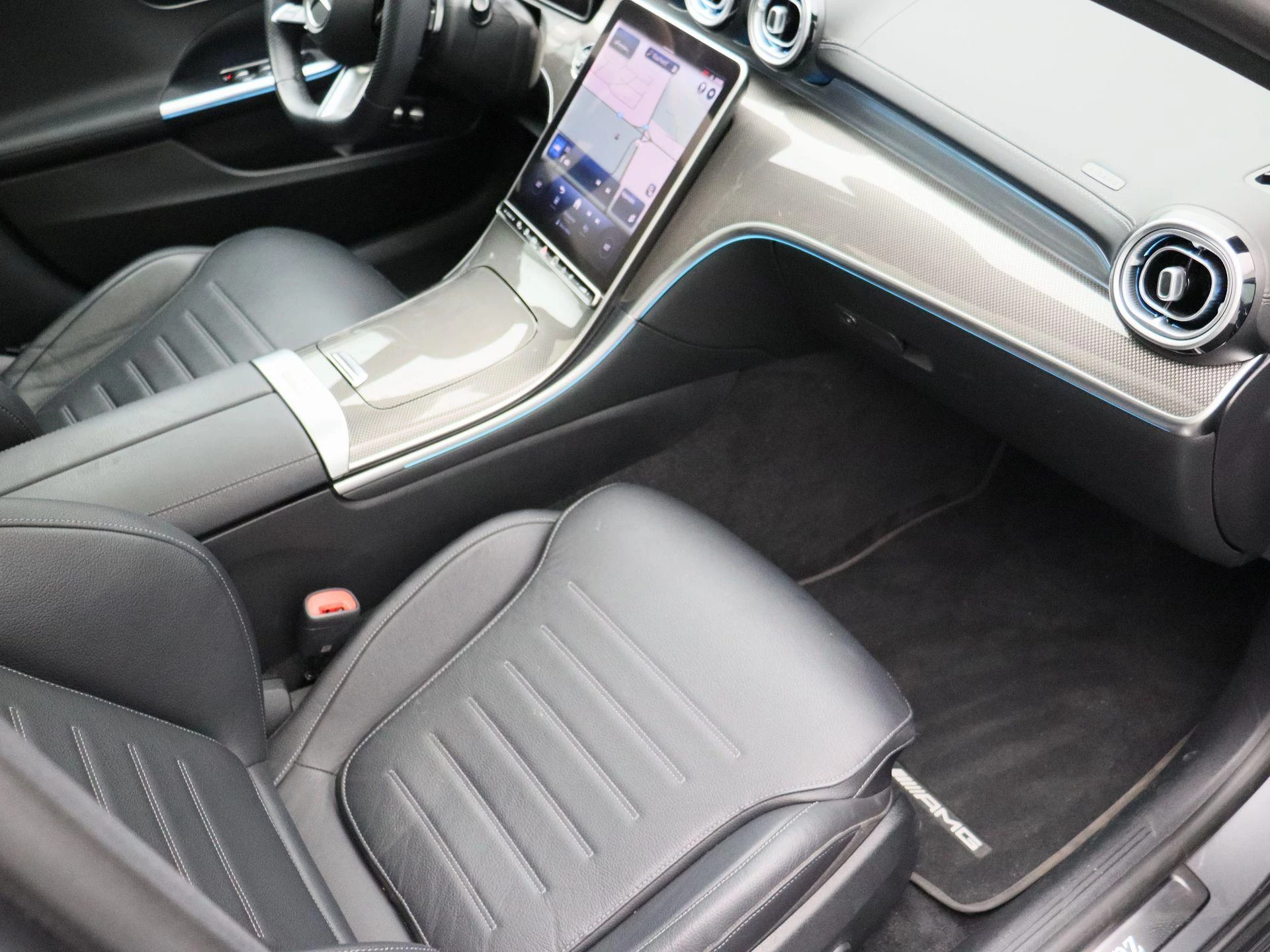 Mercedes-Benz Classe C 300 e AMG Line + LEDER + BURMESTER + PANO DAK + TREKHAAK +