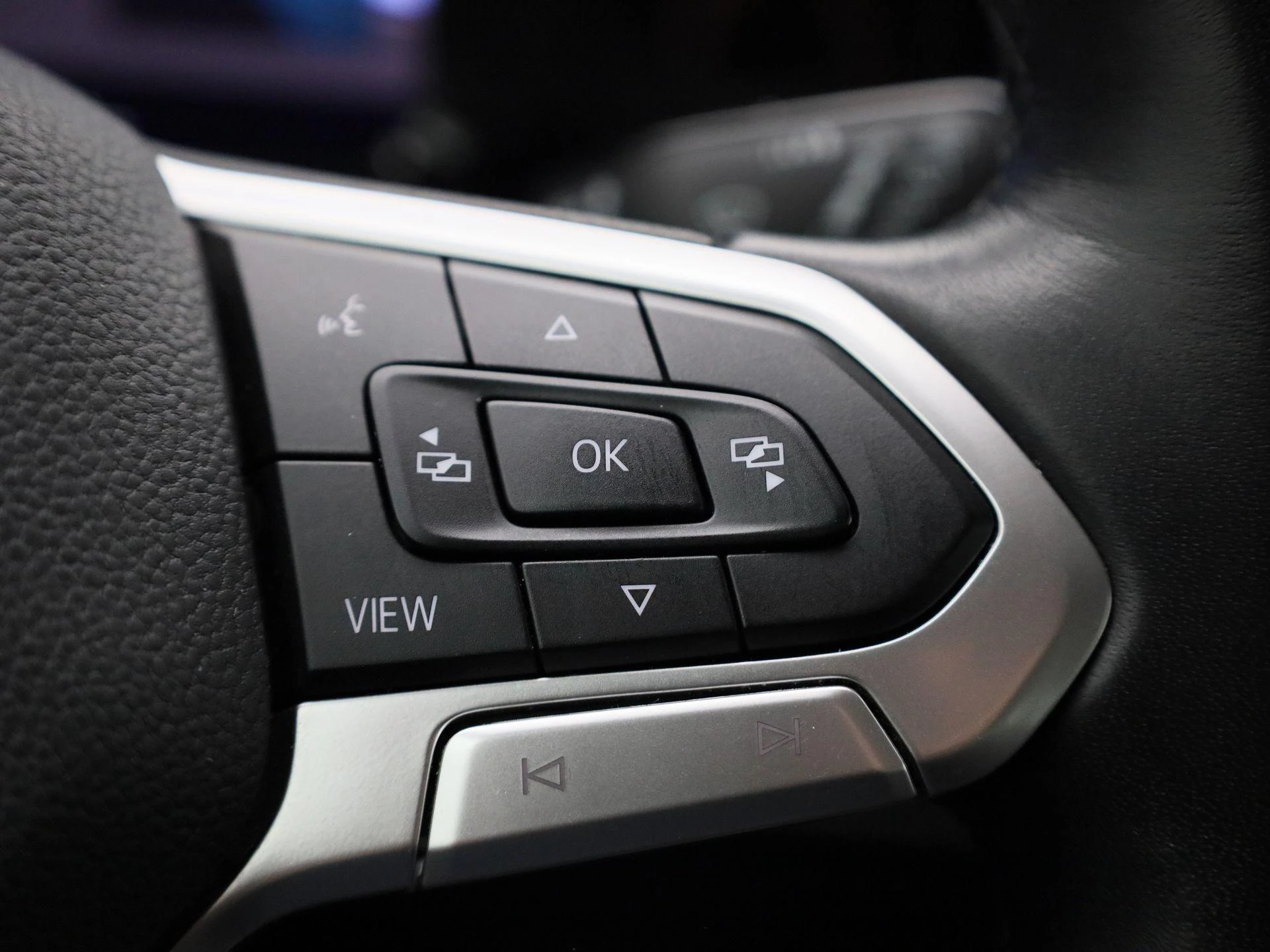 Volkswagen-Golf-image-25