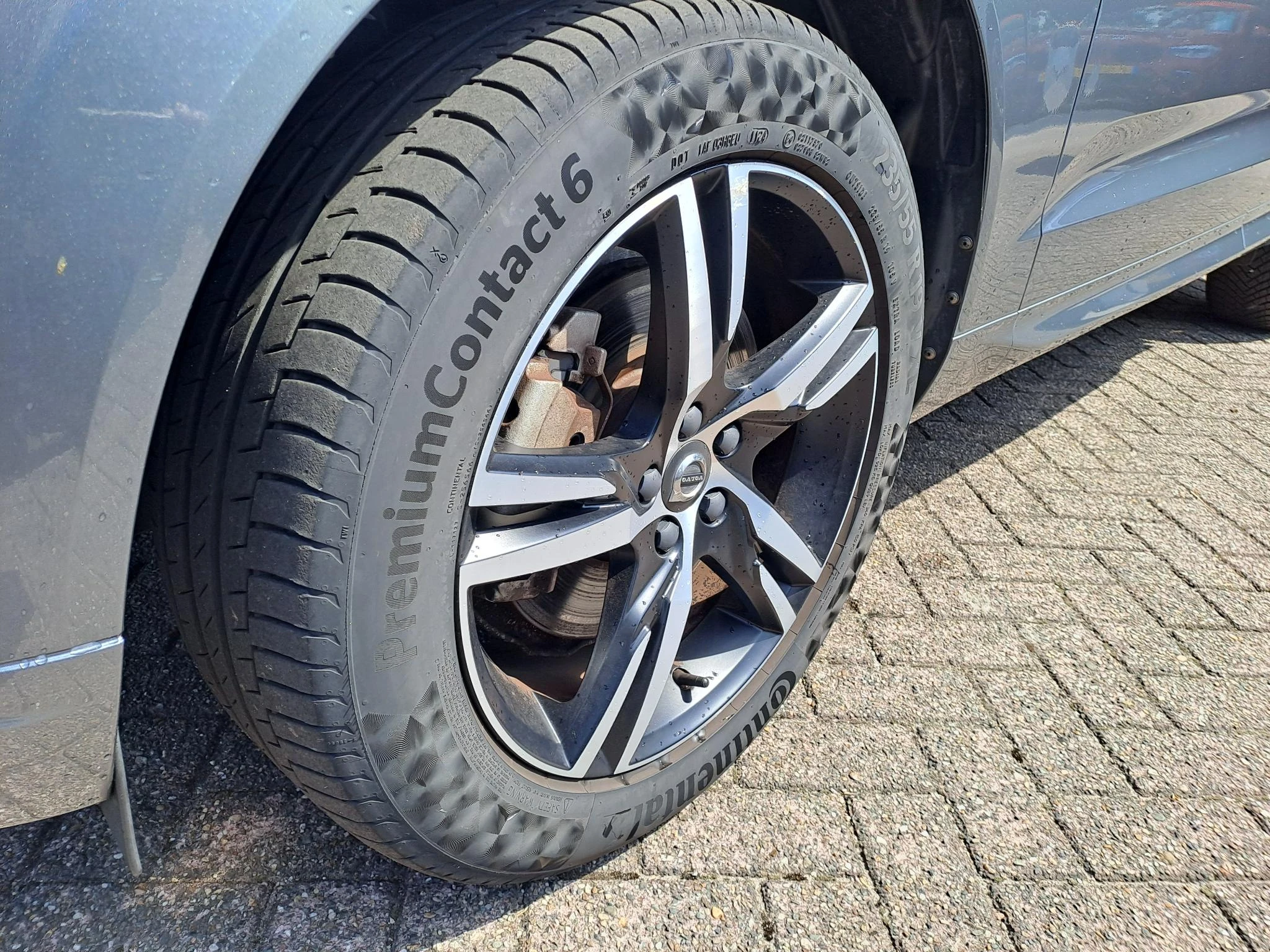 Volvo XC60 2.0 B5 R-Design