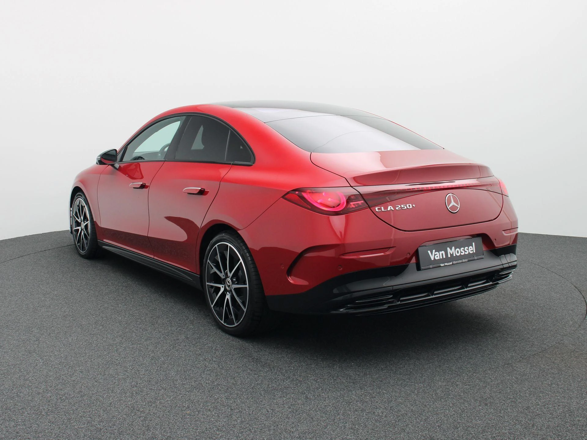 Mercedes-Benz-CLA-image-1