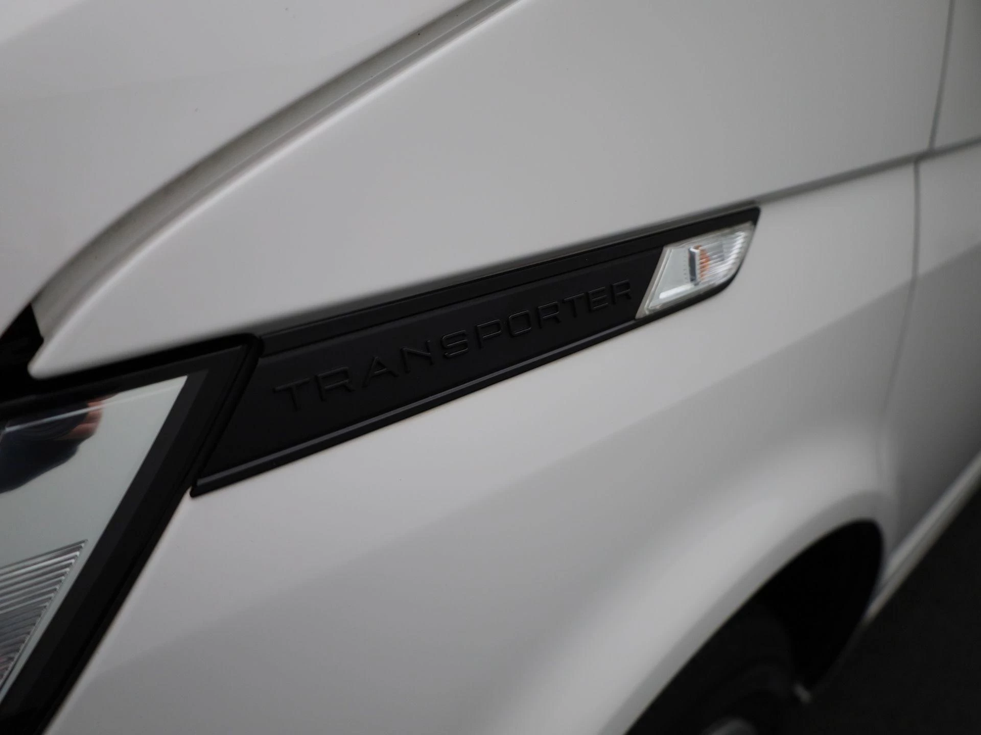 Volkswagen-Transporter-image-20