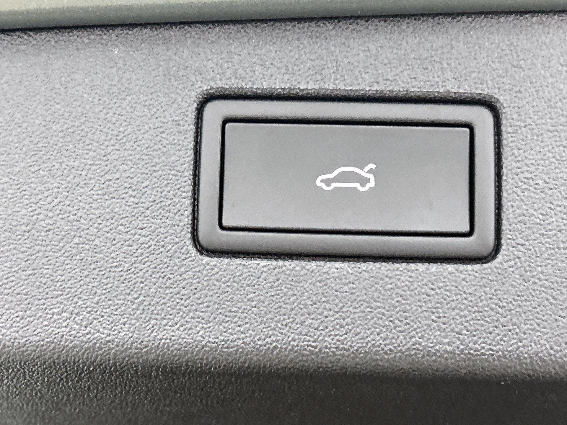 Volkswagen-Tiguan-image-19