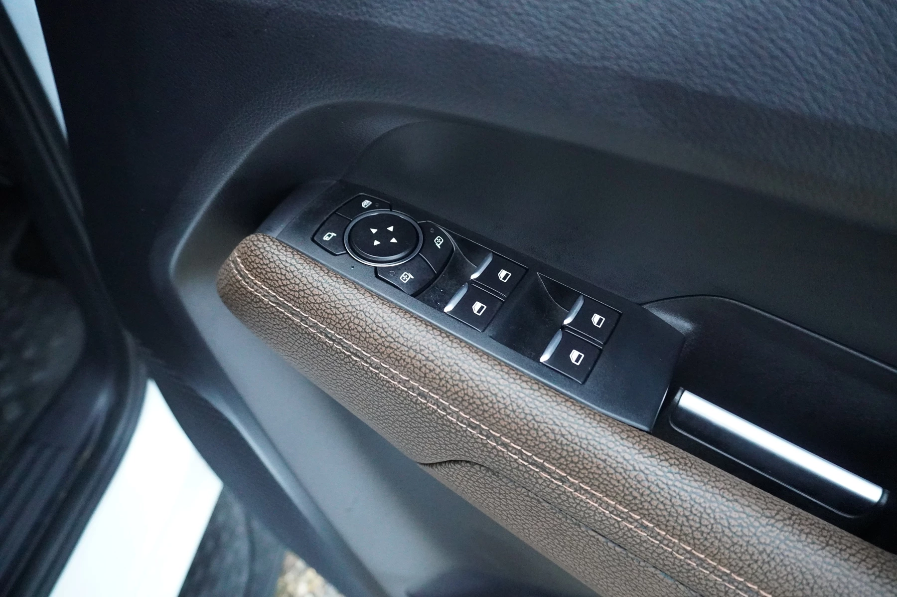 Volkswagen-Amarok-image-38