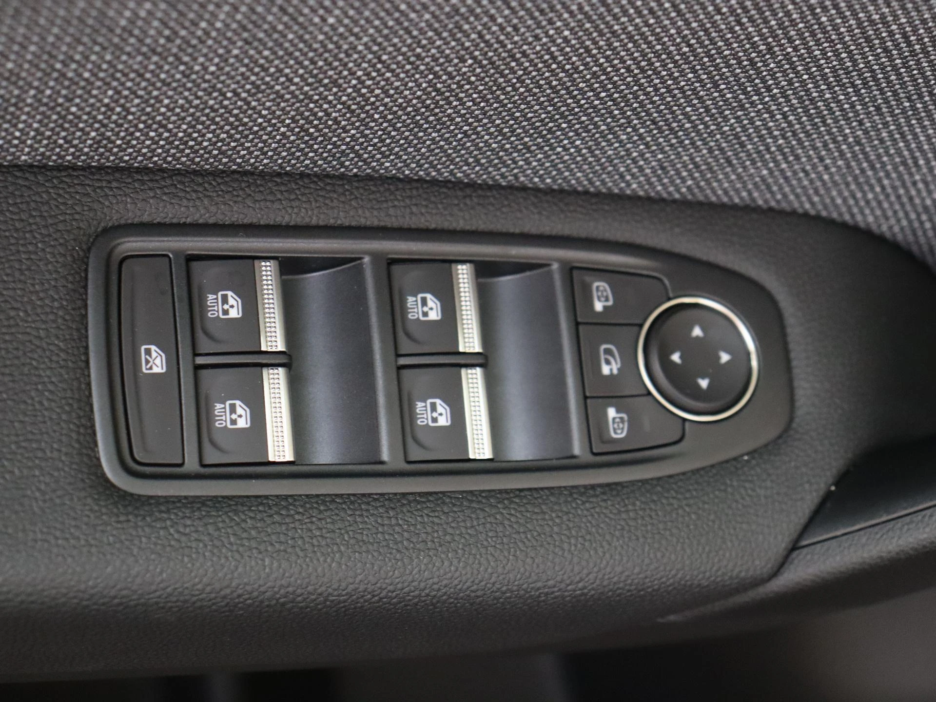 Renault-Captur-image-23