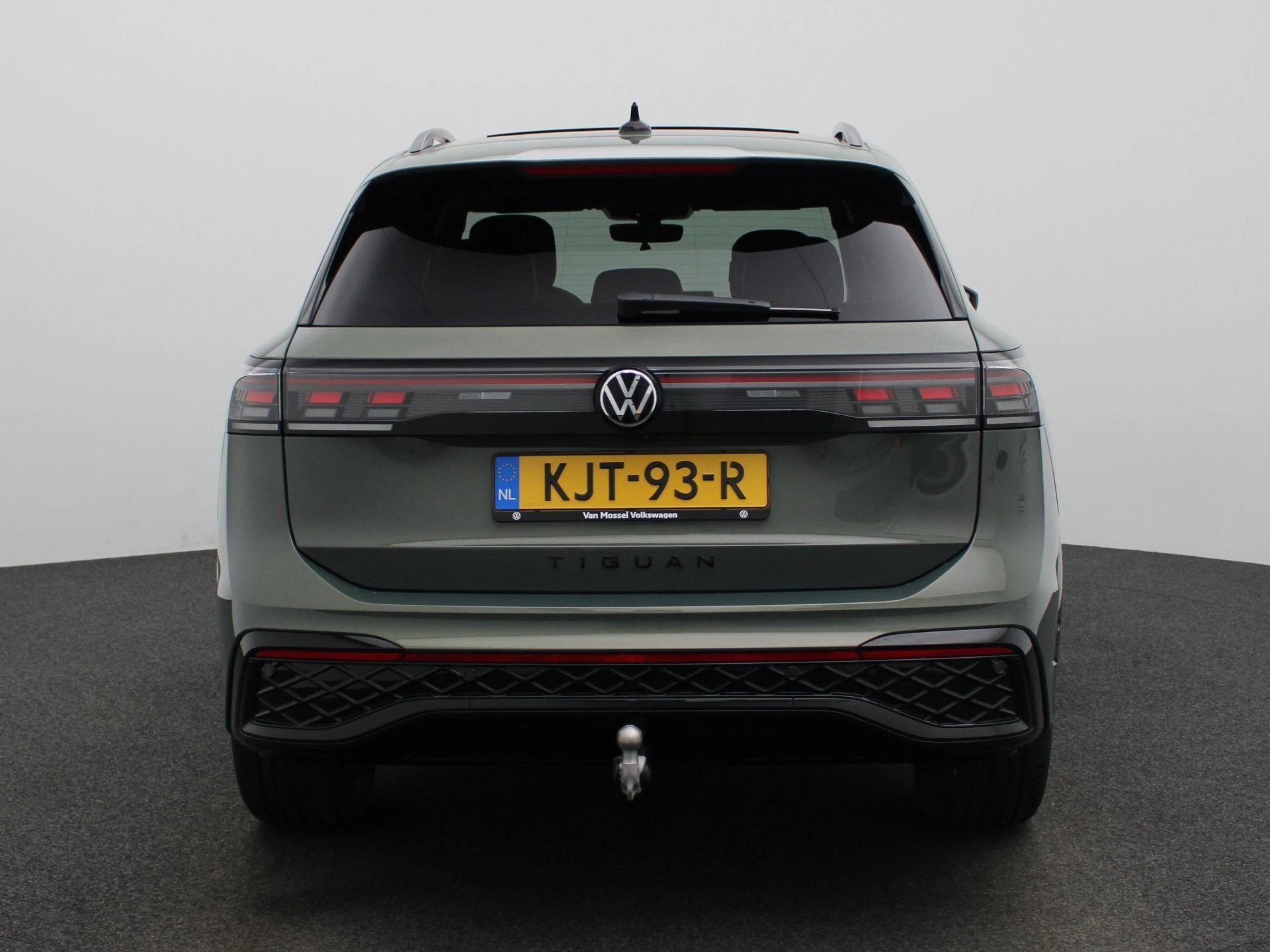 Volkswagen-Tiguan-image-4