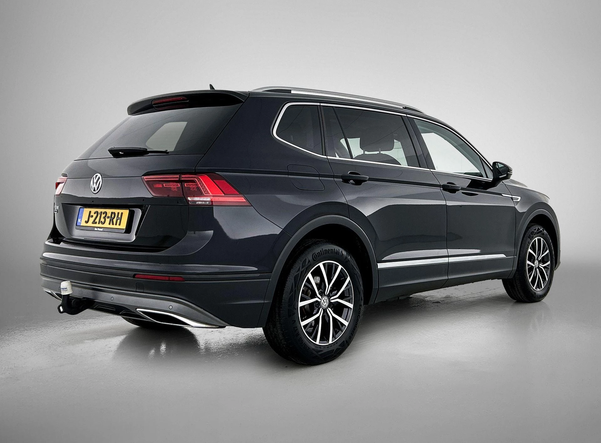 Volkswagen-Tiguan Allspace-image-3