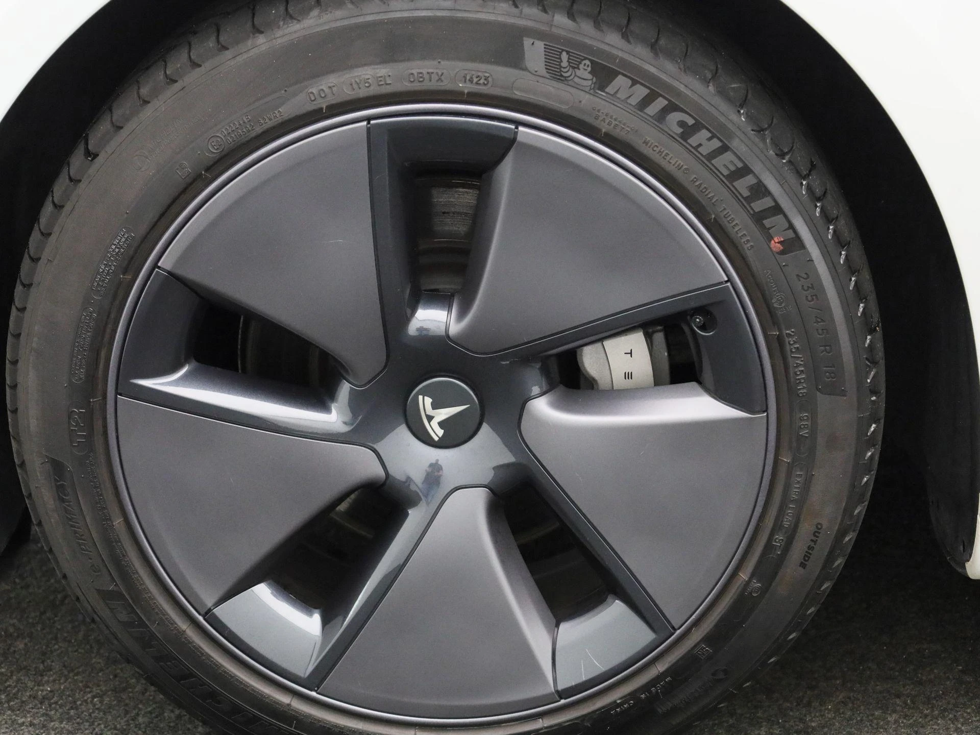 Tesla-Model 3-image-14