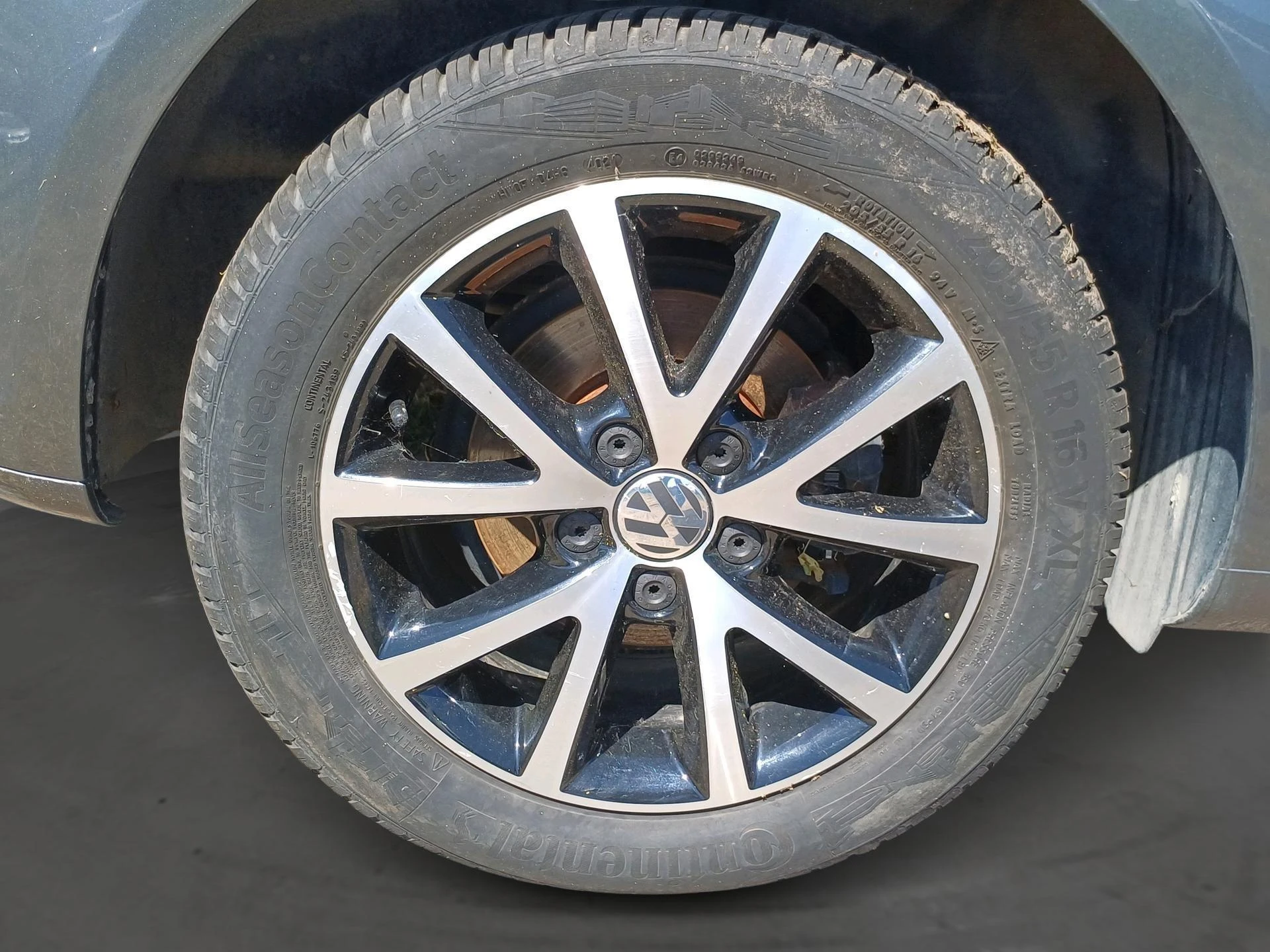 Volkswagen Touran 1.4L TSi 103kW Conceptline