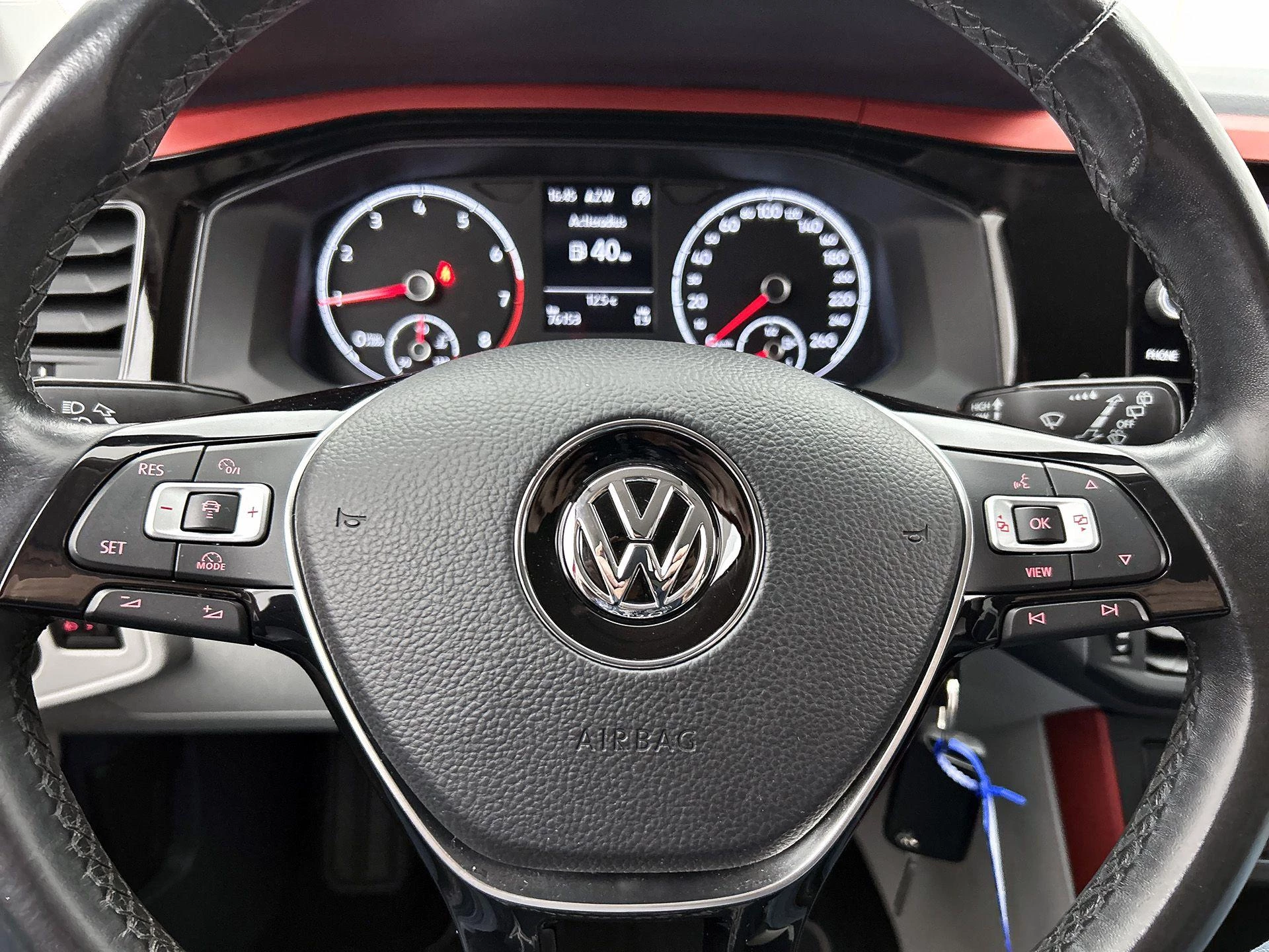 Volkswagen-Polo-image-33