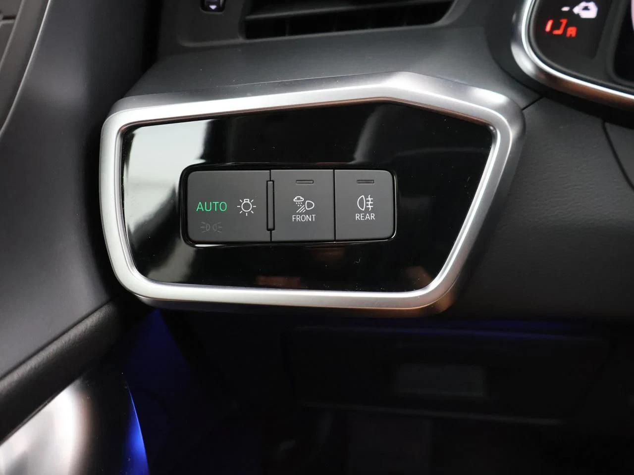 Audi A6 Avant PHEV A6 Avant PHEV 50TFSIe *AUTOMAAT*TREKHAAK*LEDER*CAMERA*ACC*VIRTUAL COCKPIT*PDC*SFEERVERLICHTING*AIRCO*...*