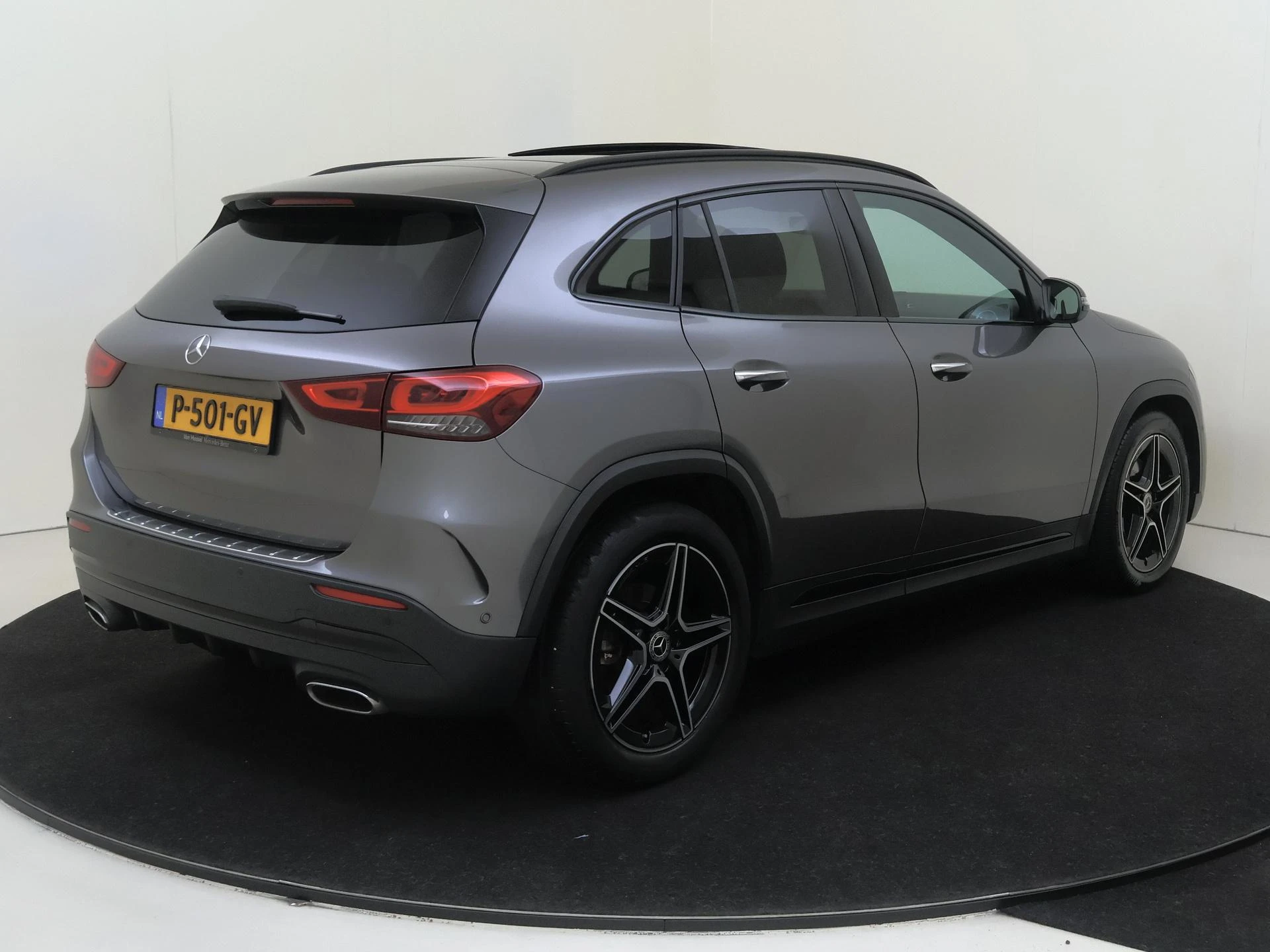 Mercedes-Benz-GLA-image-3