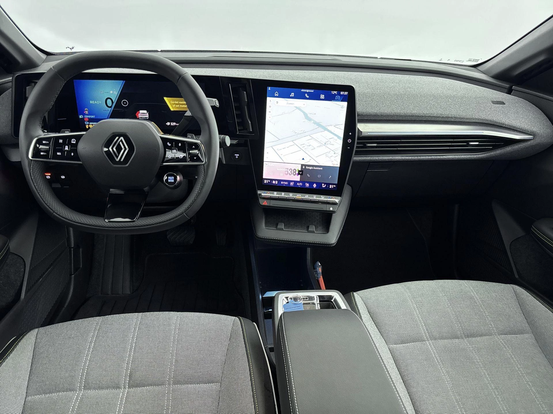 Renault-Megane E-Tech-image-18