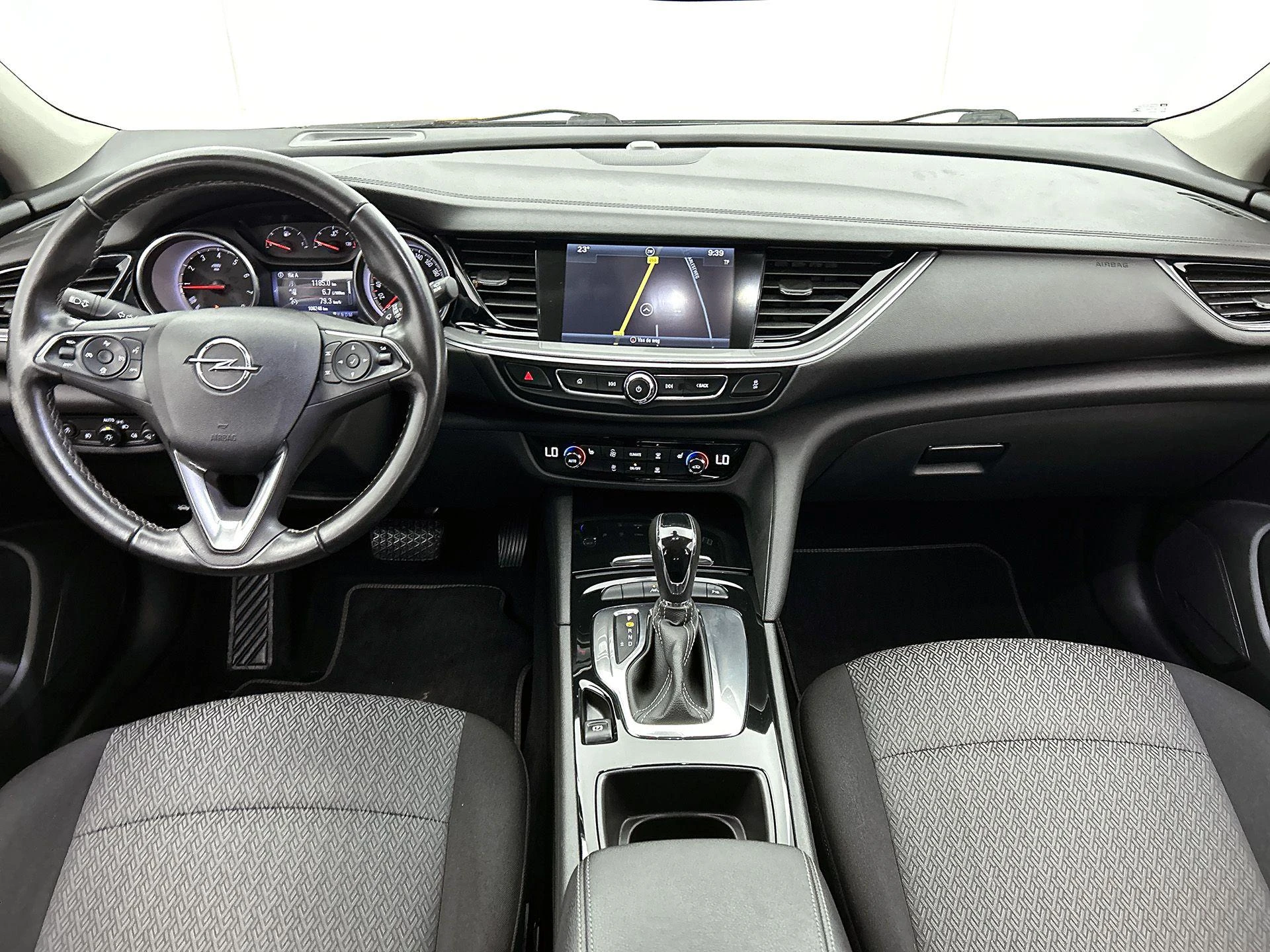 Opel-Insignia-image-16